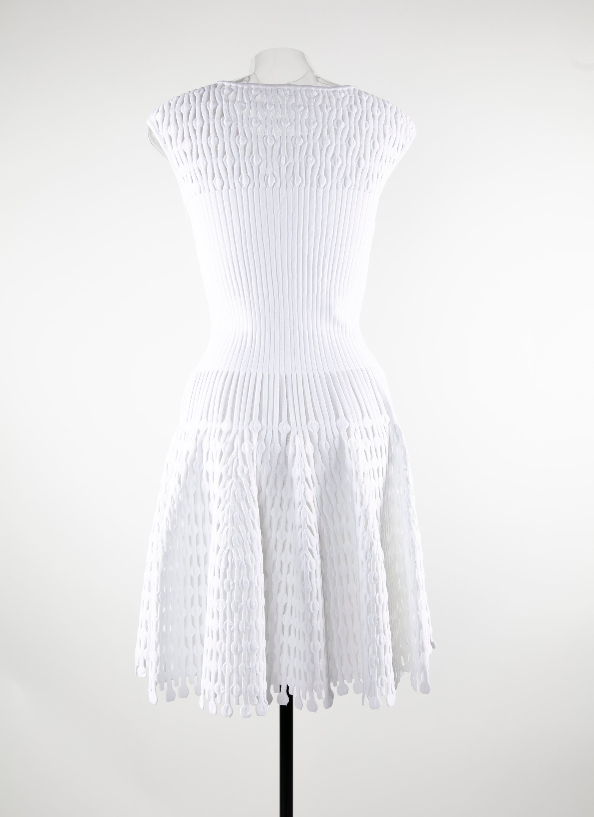 Robe courte évasée embossée à mancherons - Blanc