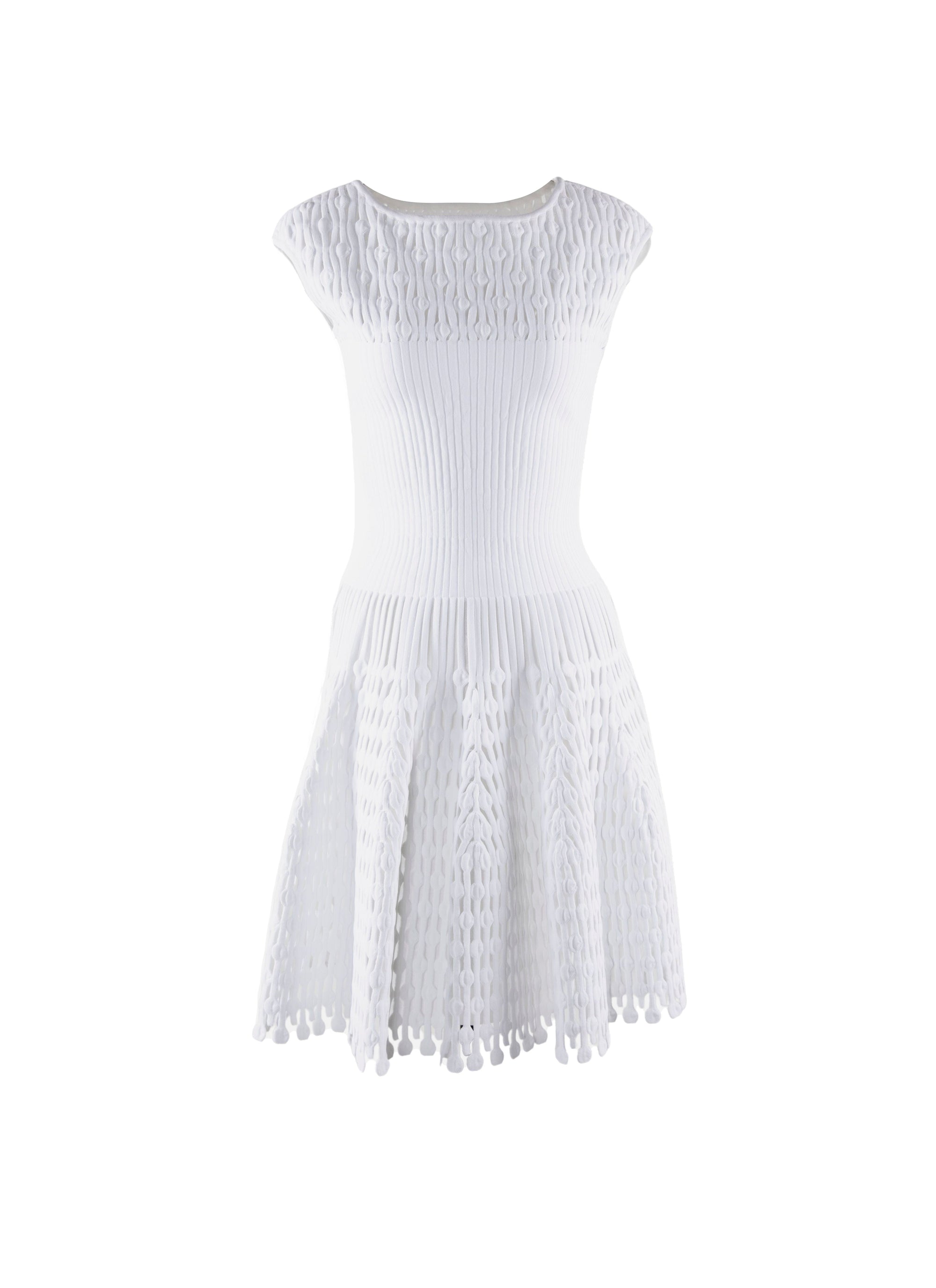 Robe courte évasée embossée à mancherons - Blanc