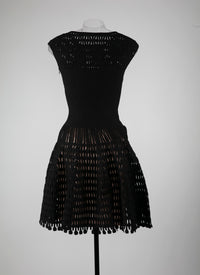 Robe courte évasée embossée à mancherons - Noir