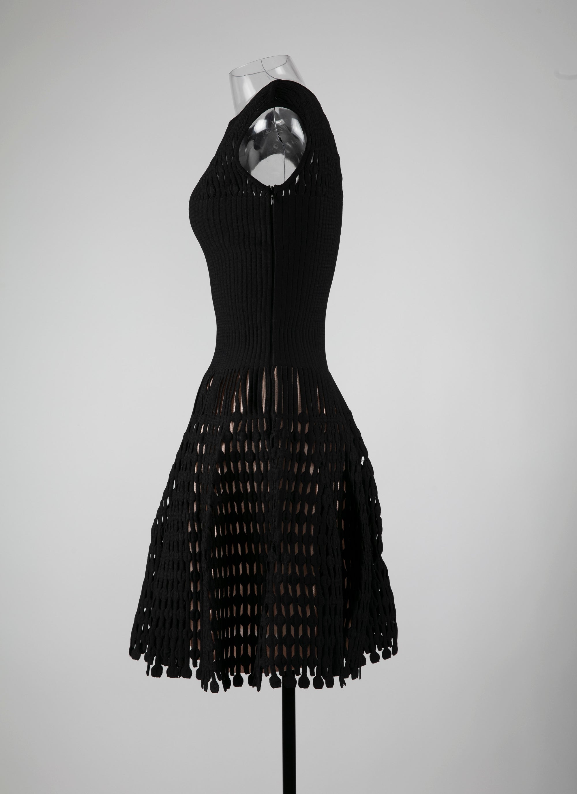 Robe courte évasée embossée à mancherons - Noir