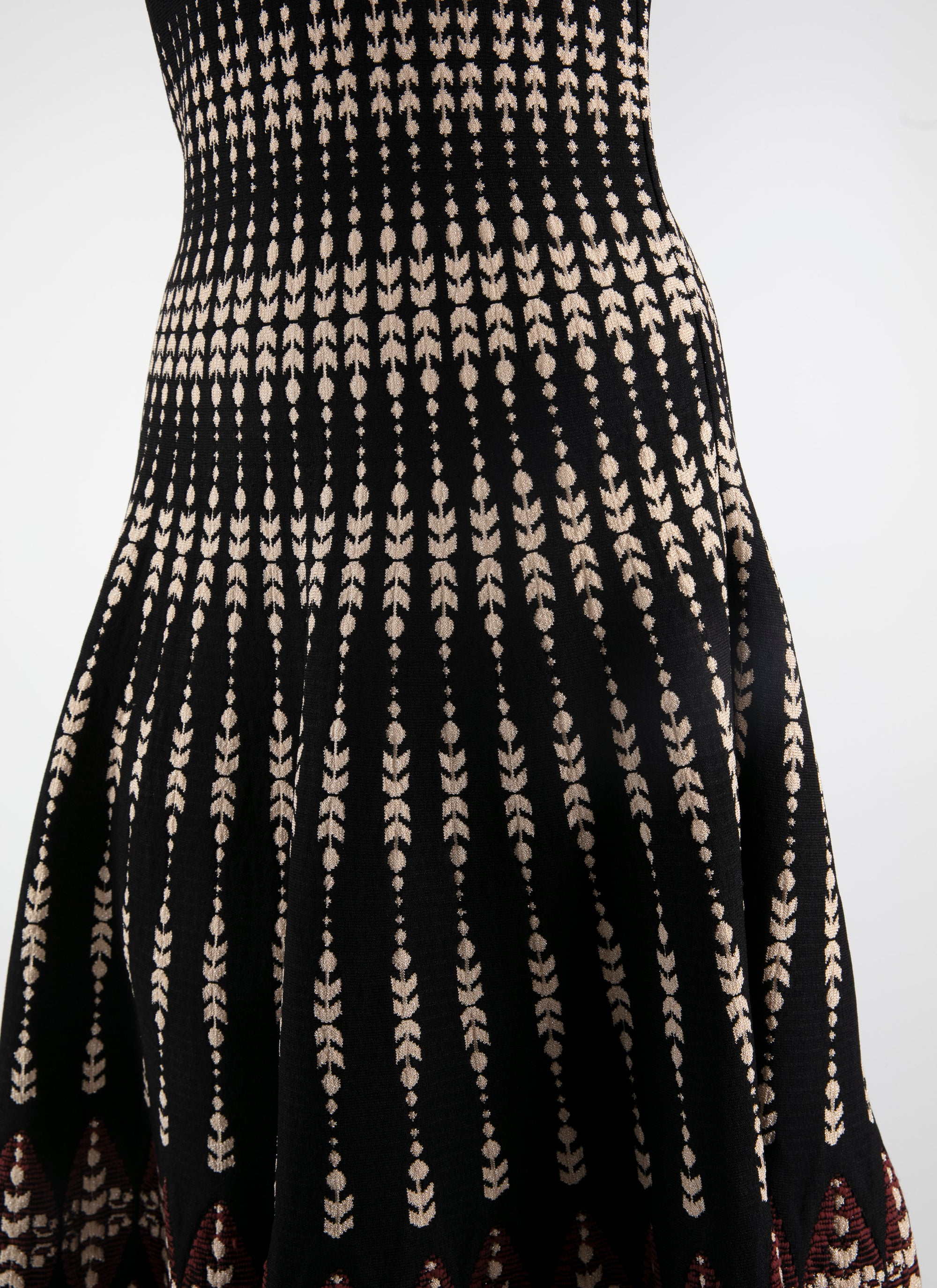 Robe longue plissée sans manches à col carrée - Noir & Grenat