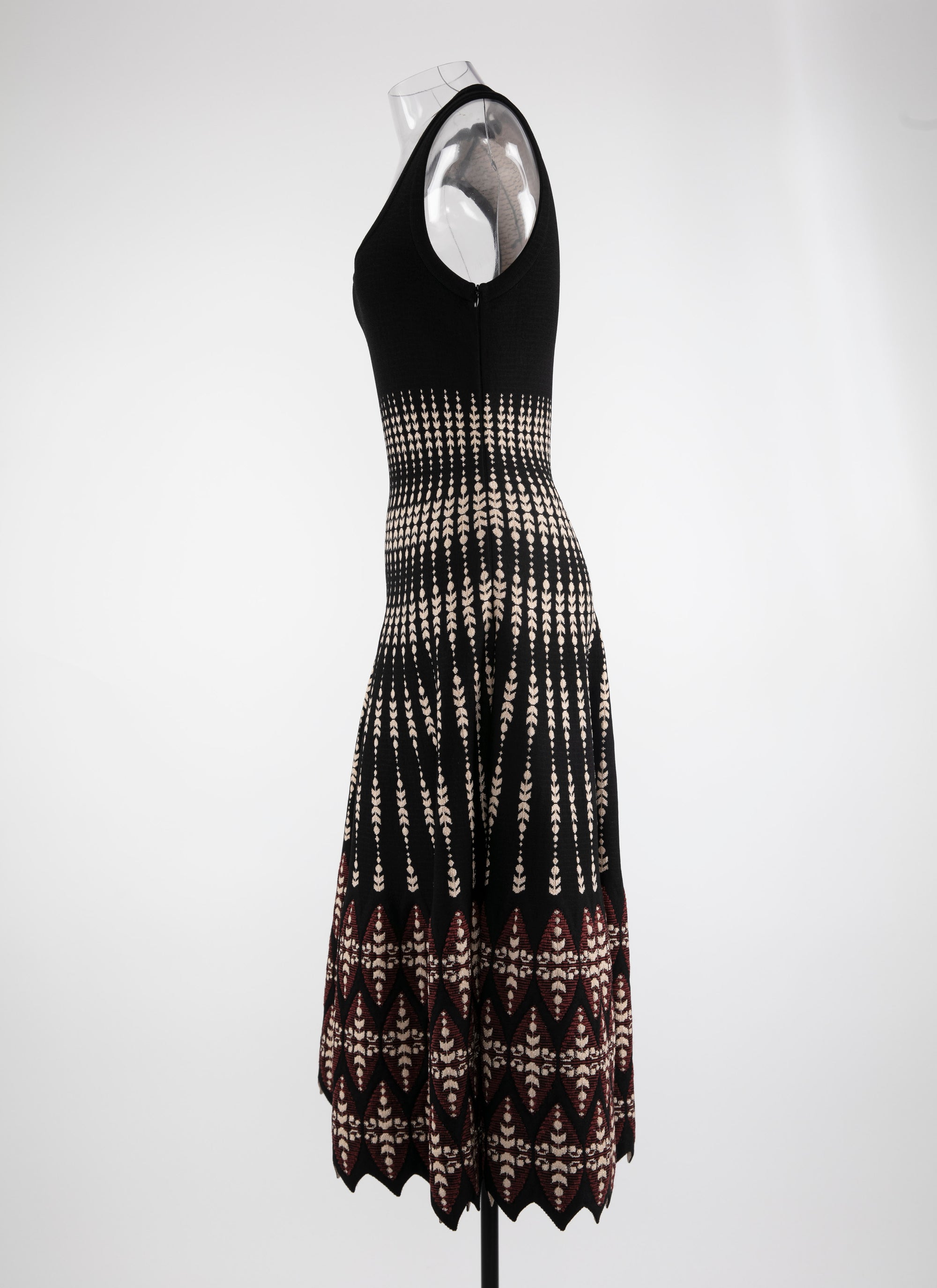 Robe longue plissée sans manches à col carrée - Noir & Grenat
