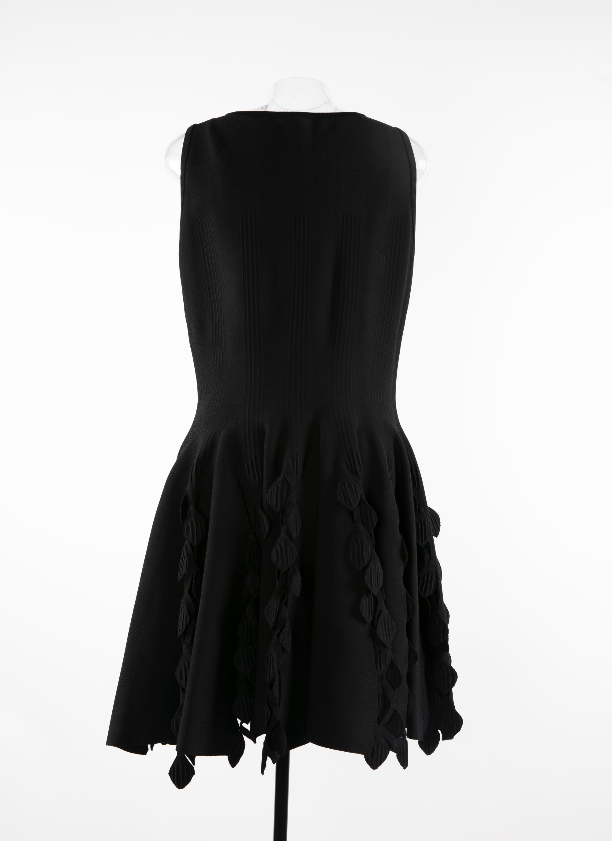Robe courte évasée à détails empiècements sans manches - Noir