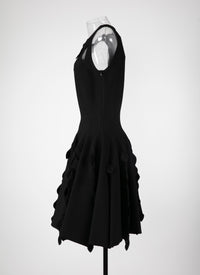 Robe courte évasée à détails empiècements sans manches - Noir