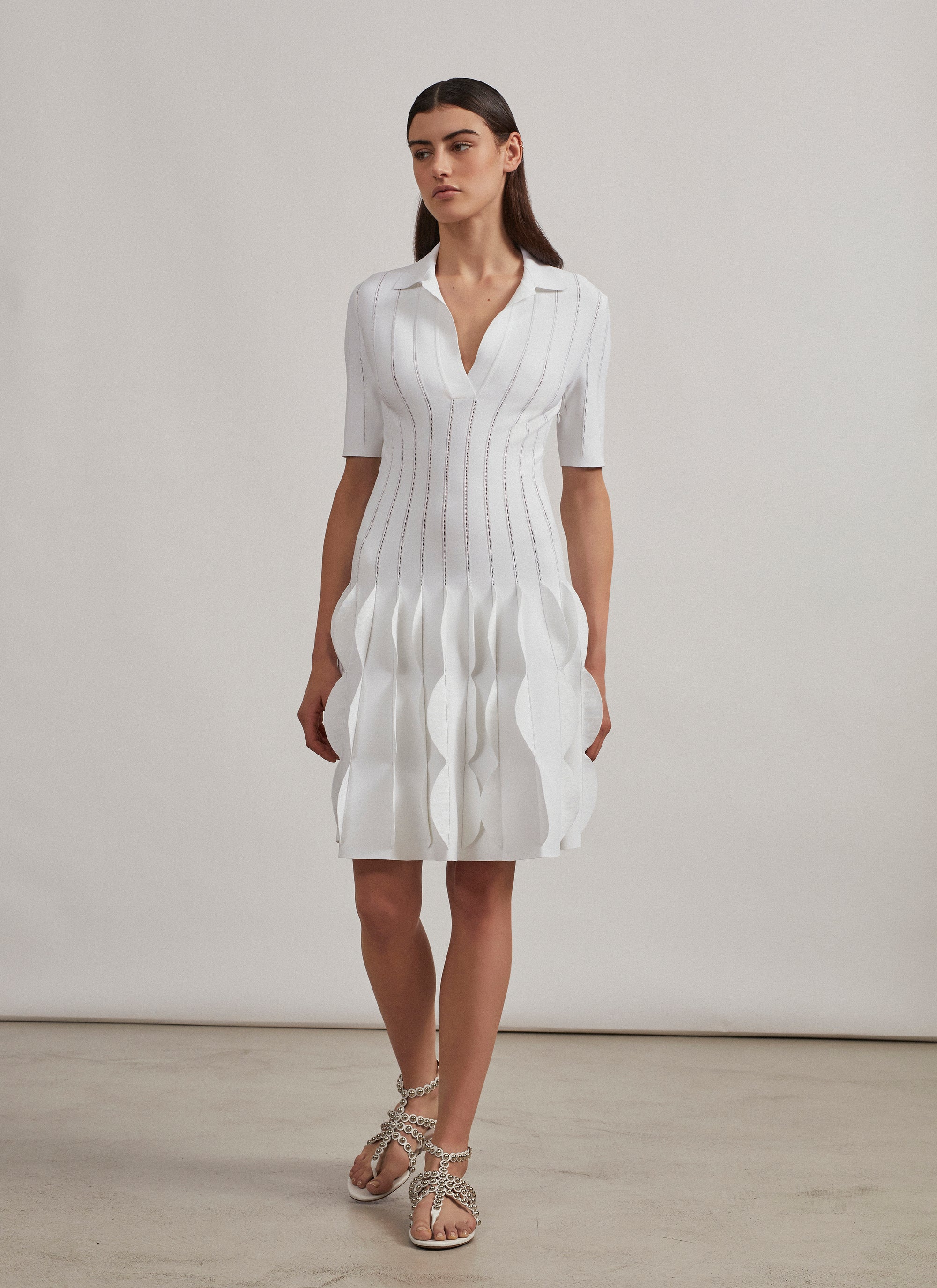 Scalloped knitted polo dress - White