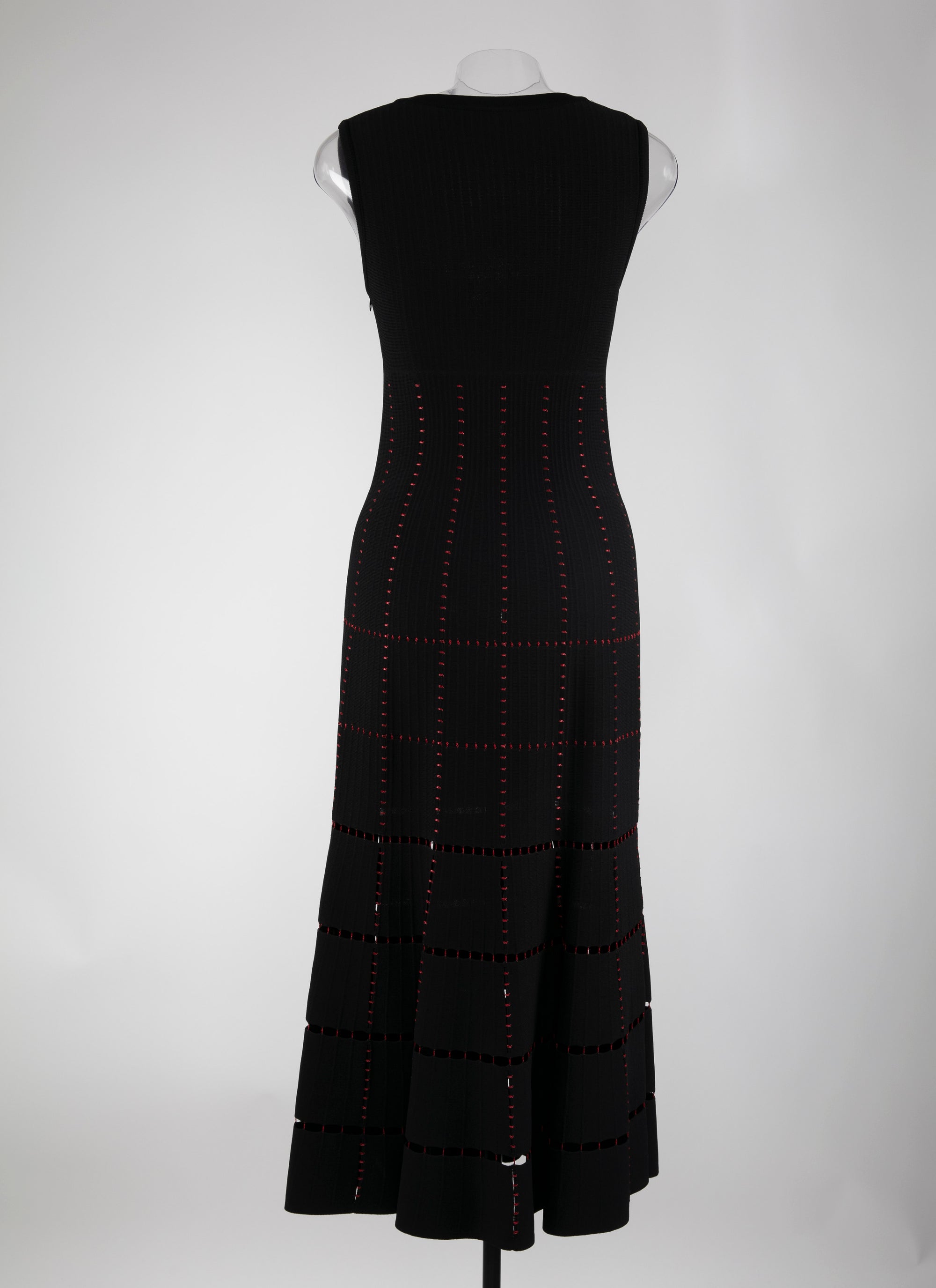 Long dress with square neckline and openwork details - Black & Red