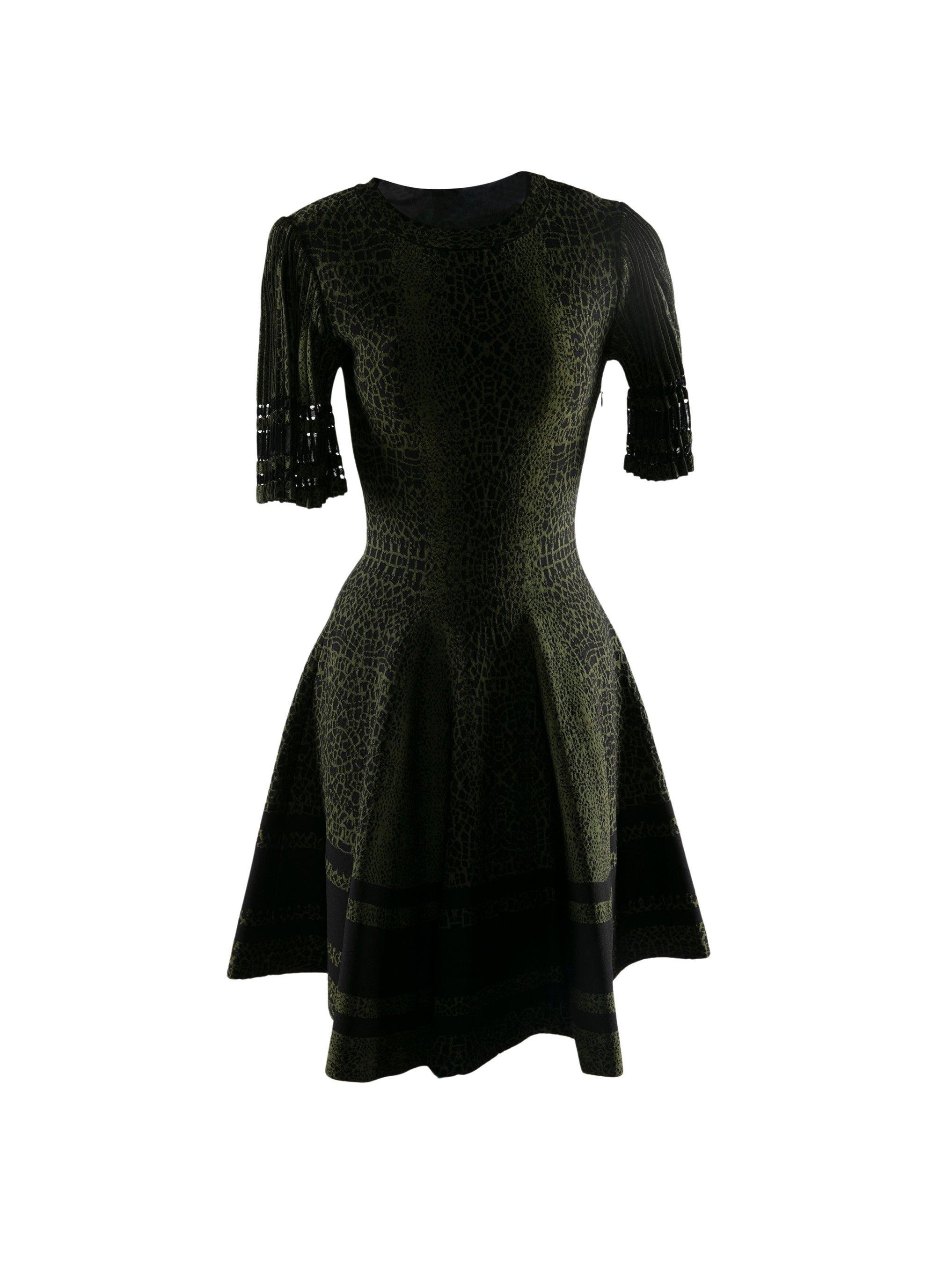 Dress with short openwork sleeves - Black & Green