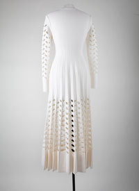 Long-sleeved pleated dress in wool - Ivory