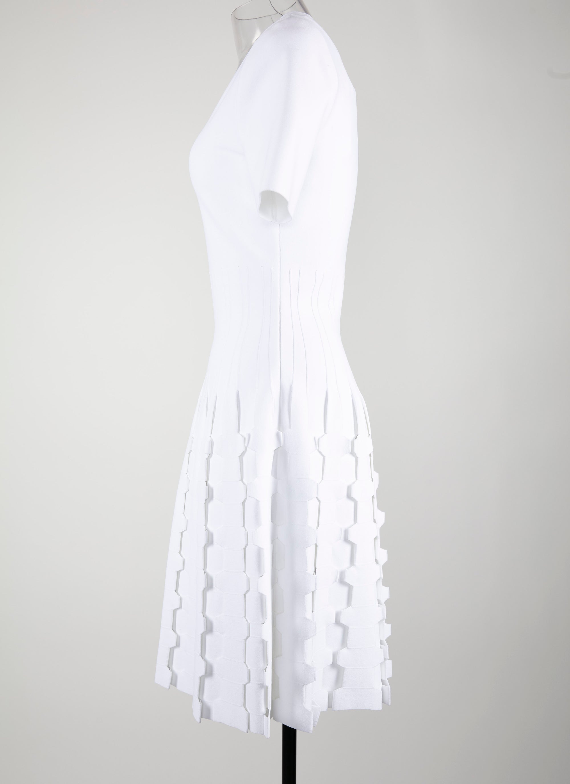 Short-sleeved knitted mini dress - White