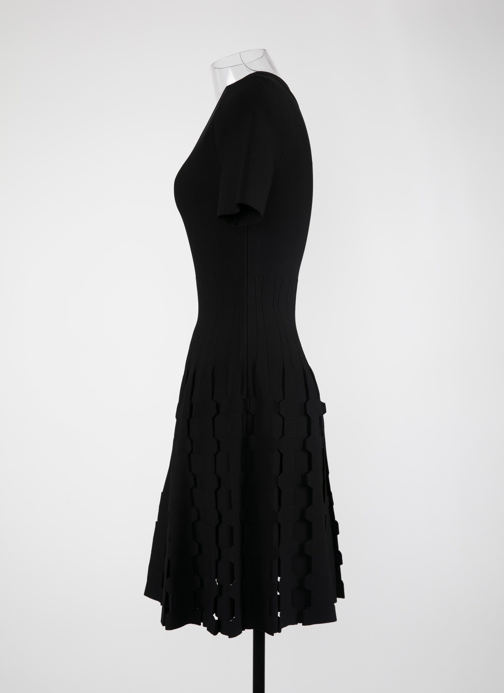 Short-sleeved knitted mini dress - Black intense