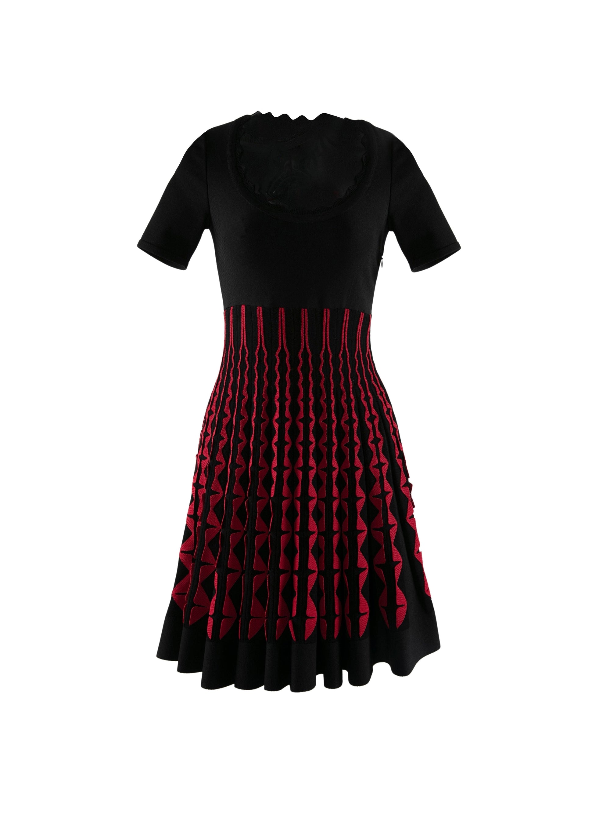 Robe courte plissée à encolure dégagée - Noir & Rouge