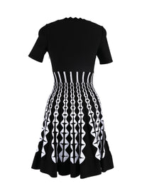 Robe courte plissée à col dégagée - Noir & Blanc