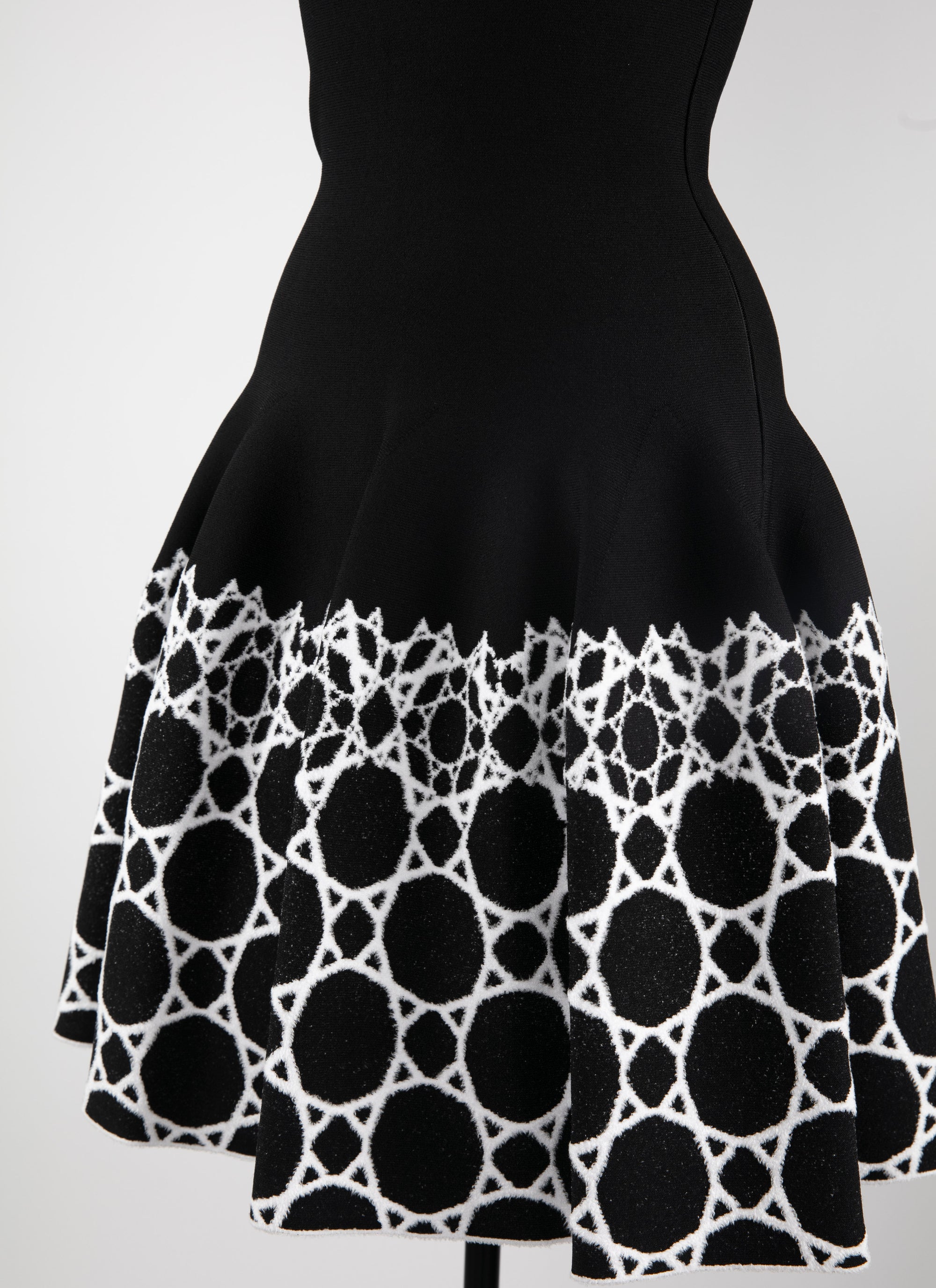 Robe courte à motif géométrique - Noir & Blanc