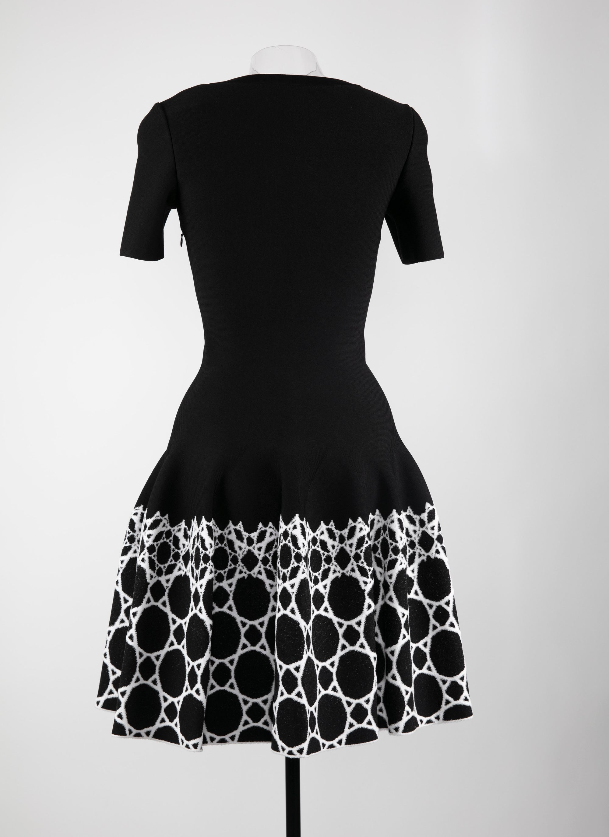 Robe courte à motif géométrique - Noir & Blanc