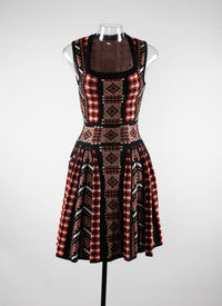 Geometric jacquard short dress - Rosewood & Black