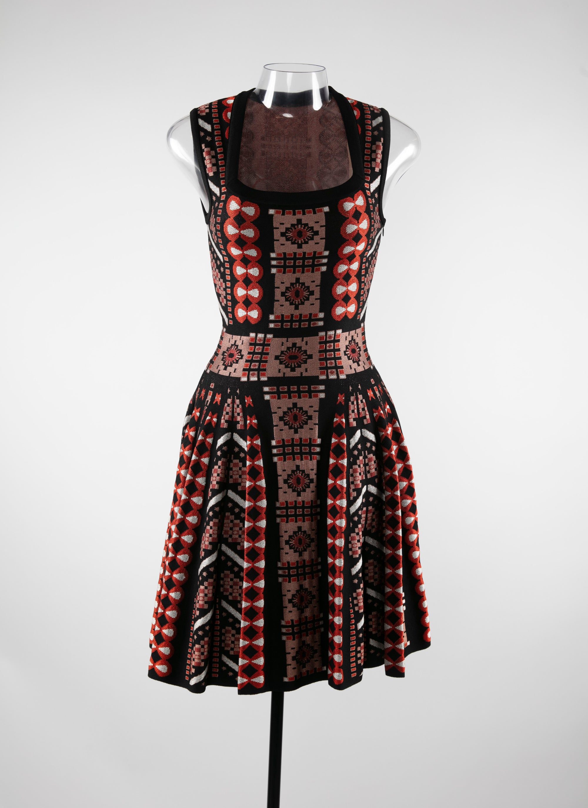 Geometric jacquard short dress - Rosewood & Black