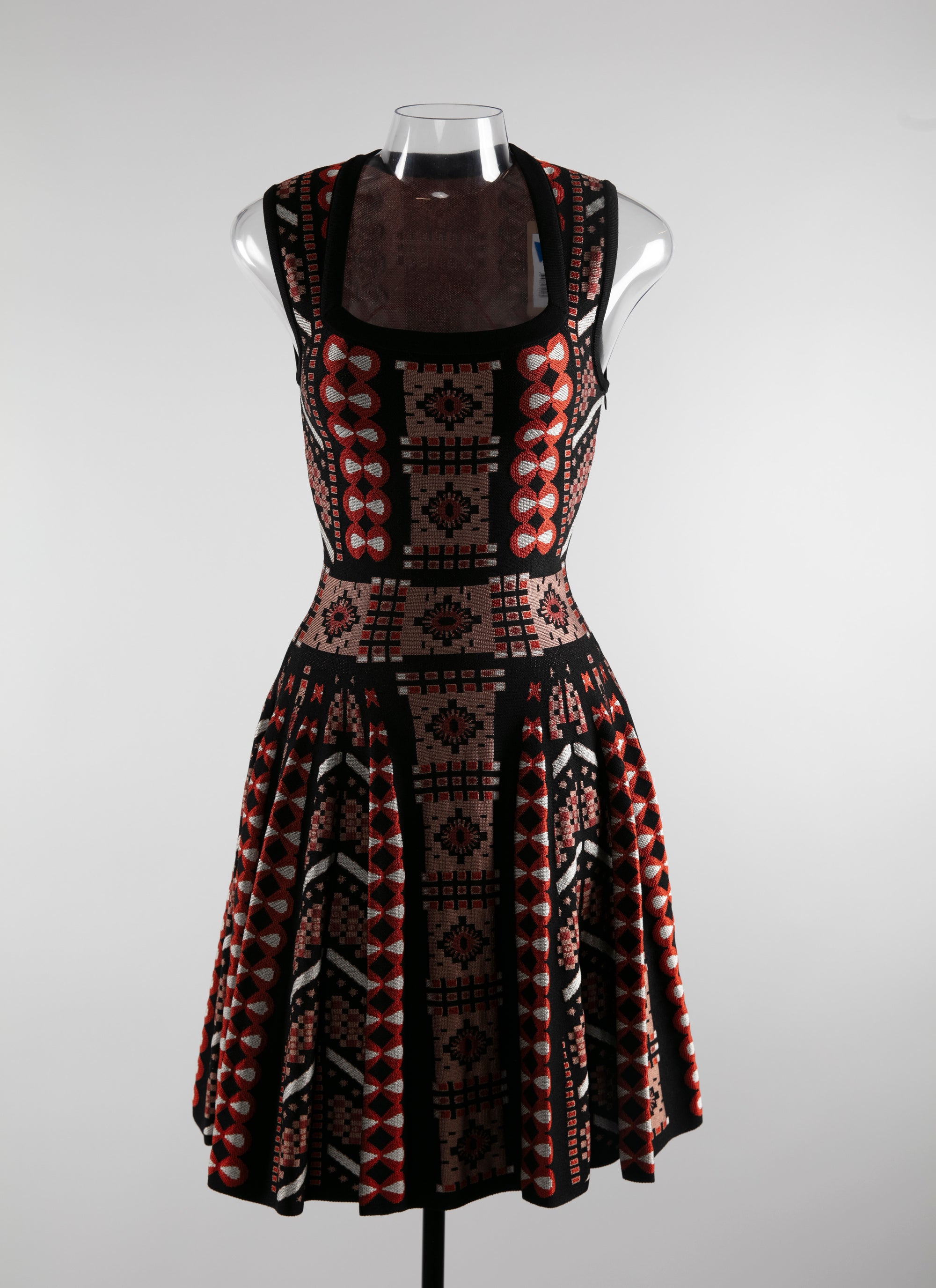 Geometric jacquard short dress - Rosewood & Black