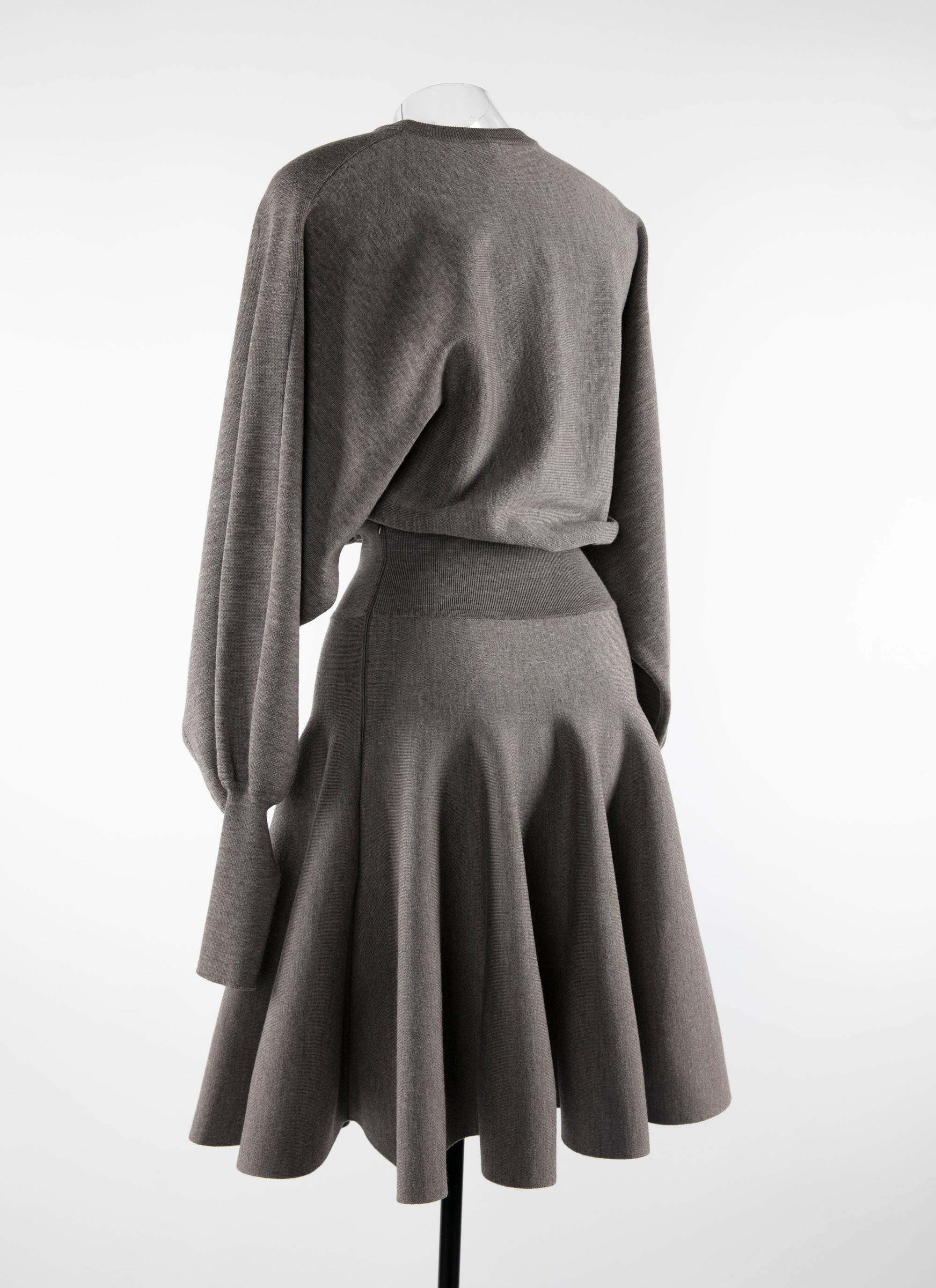 Belted short dress with long wool sleeves - China Grey