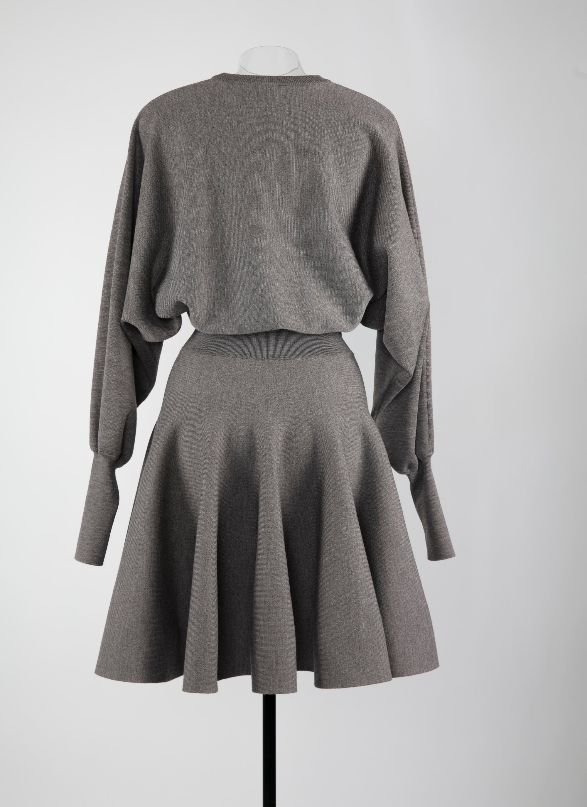 Belted short dress with long wool sleeves - China Grey