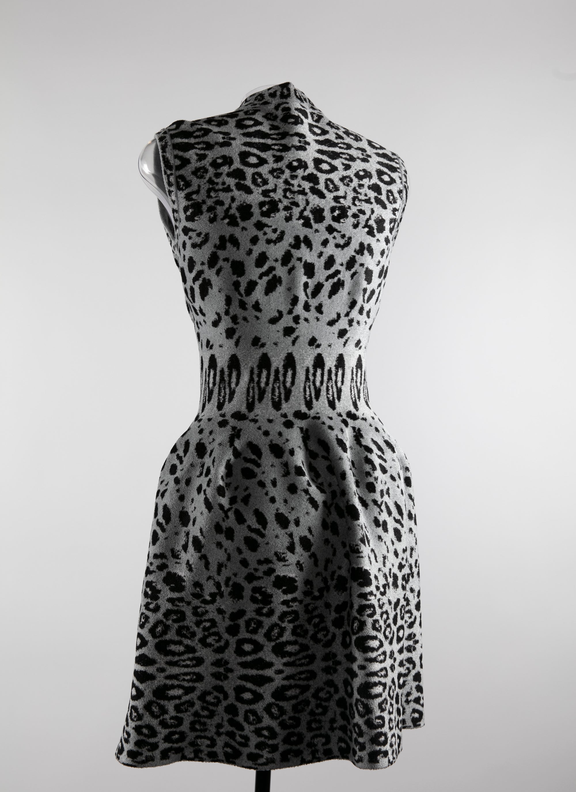 Sleeveless short dress - Grey & Black