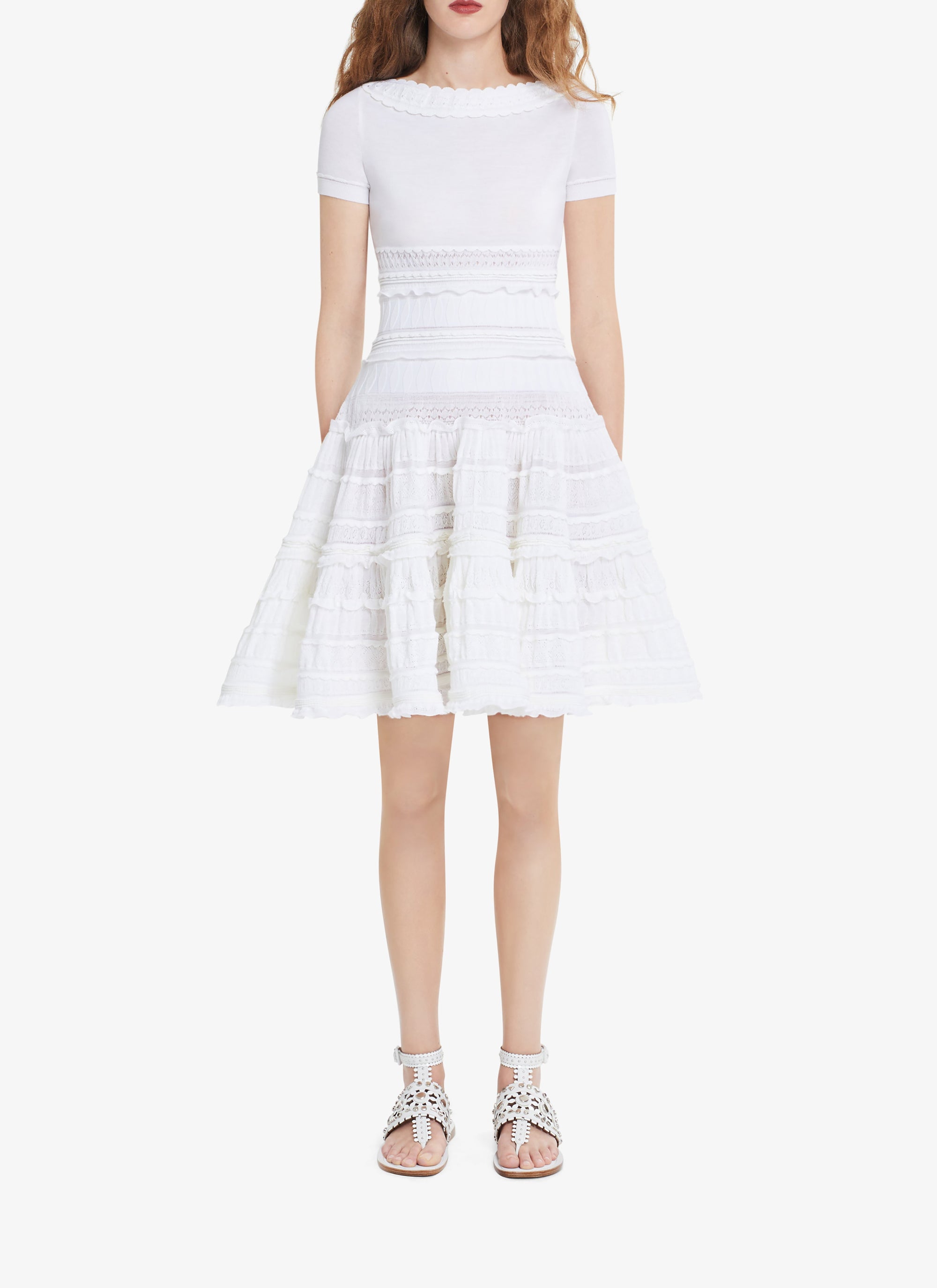 Robe crinoline courte confectionnée en point dentelle en laine - Blanc