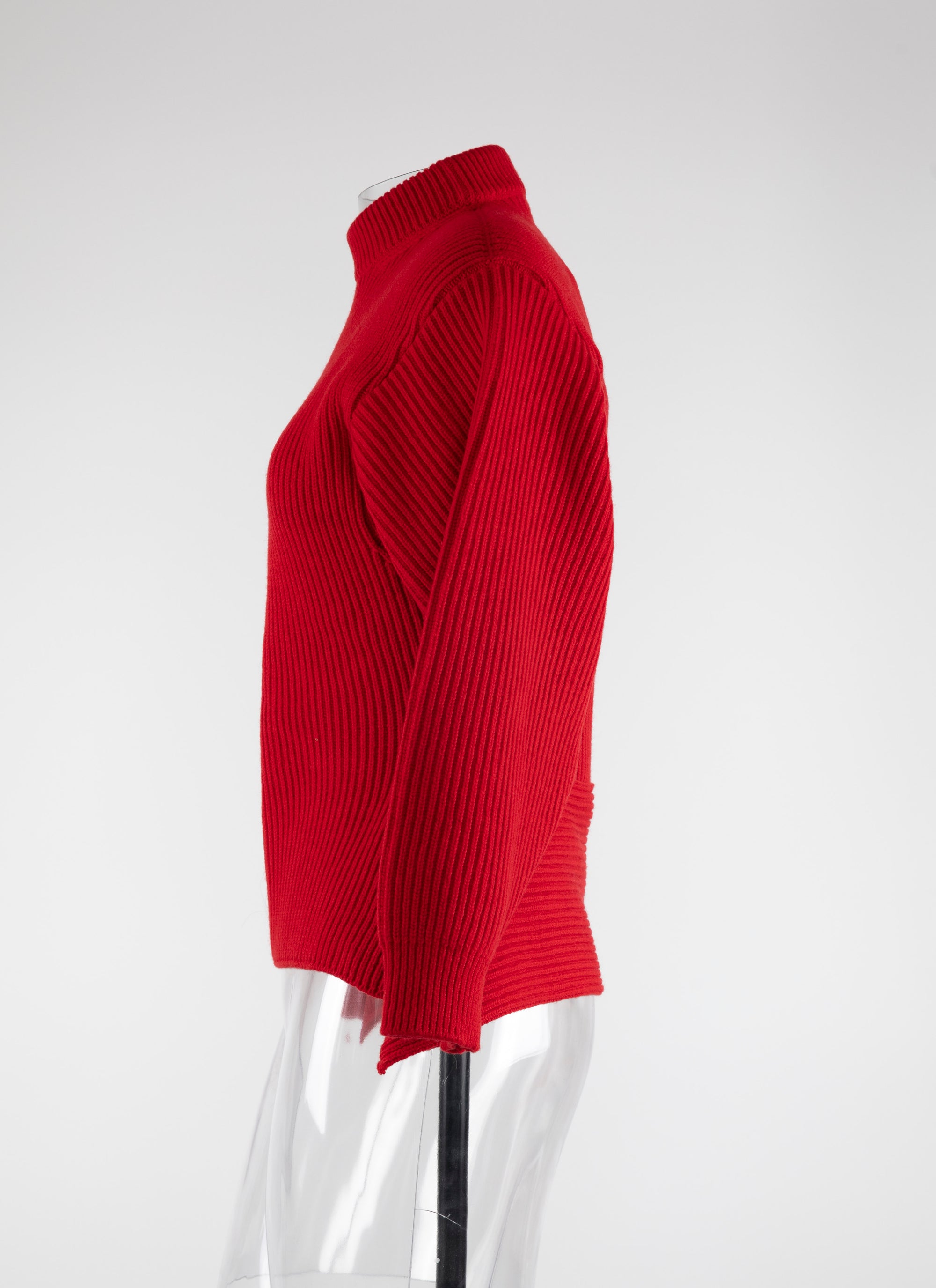 Pull sculptural à col haut et péplum au dos en laine - Ecarlate