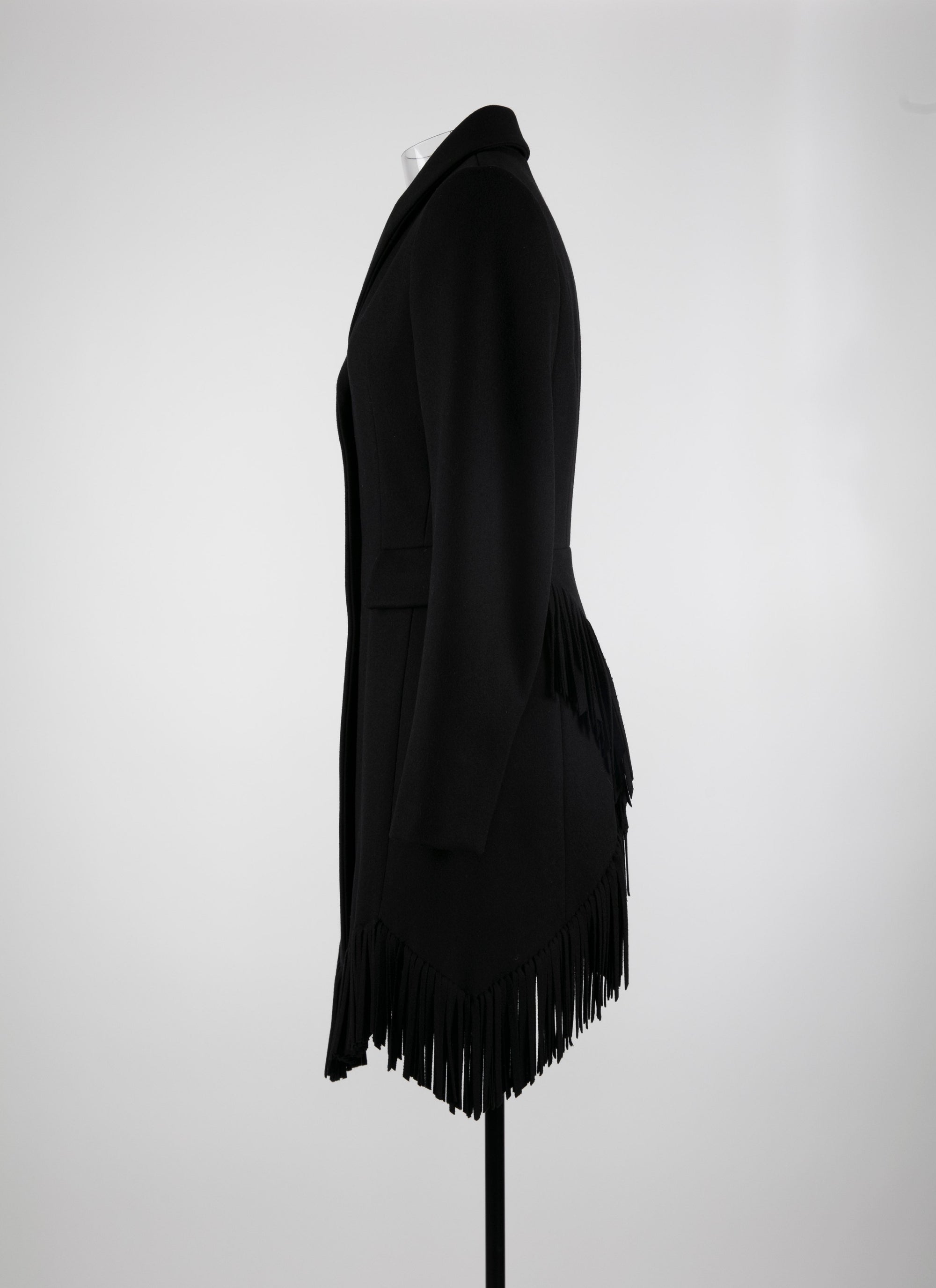 Veste cintrée en laine fine à franges - Noir