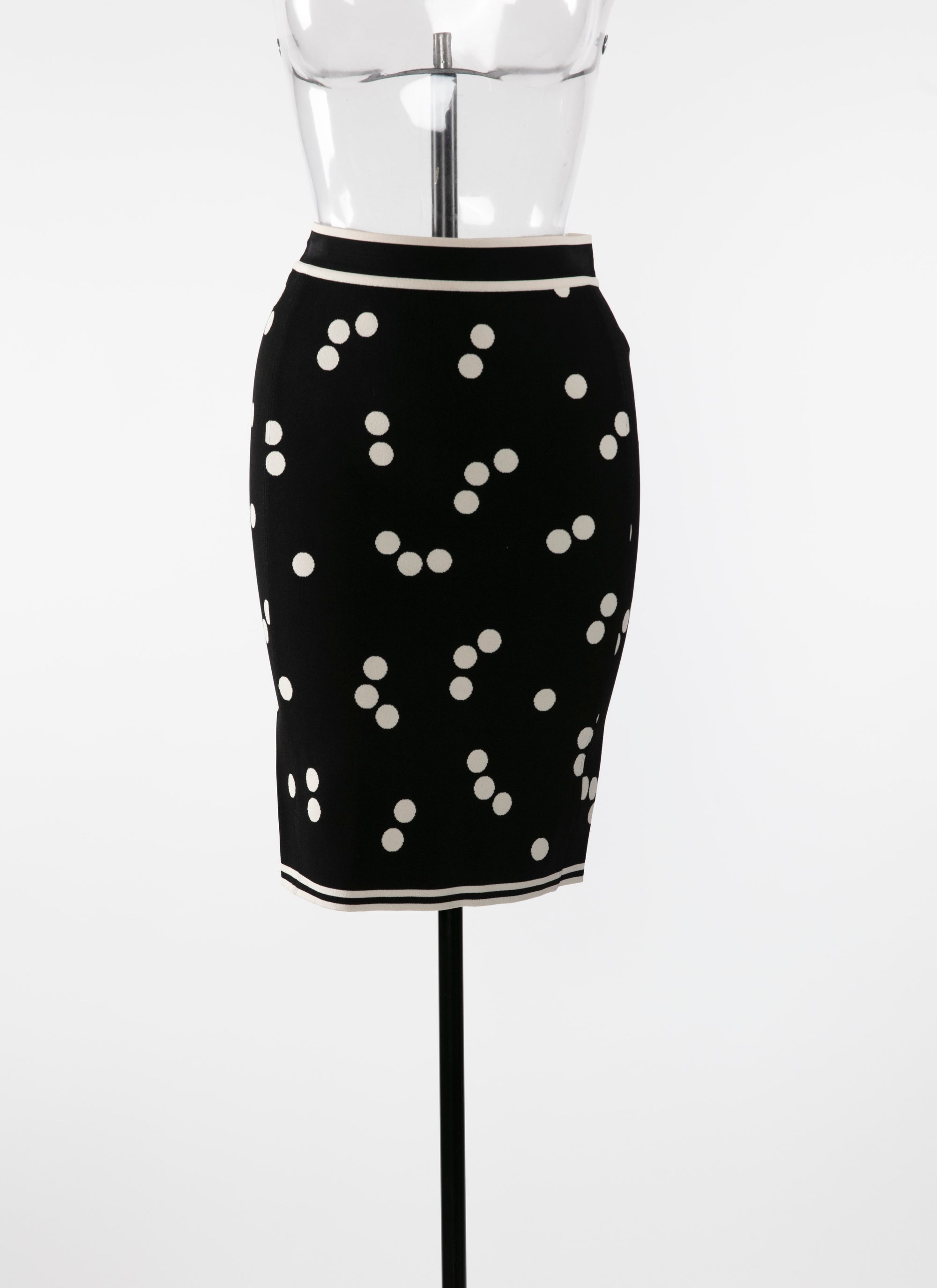 Lightweight polka dot knitted skirt - Black & White