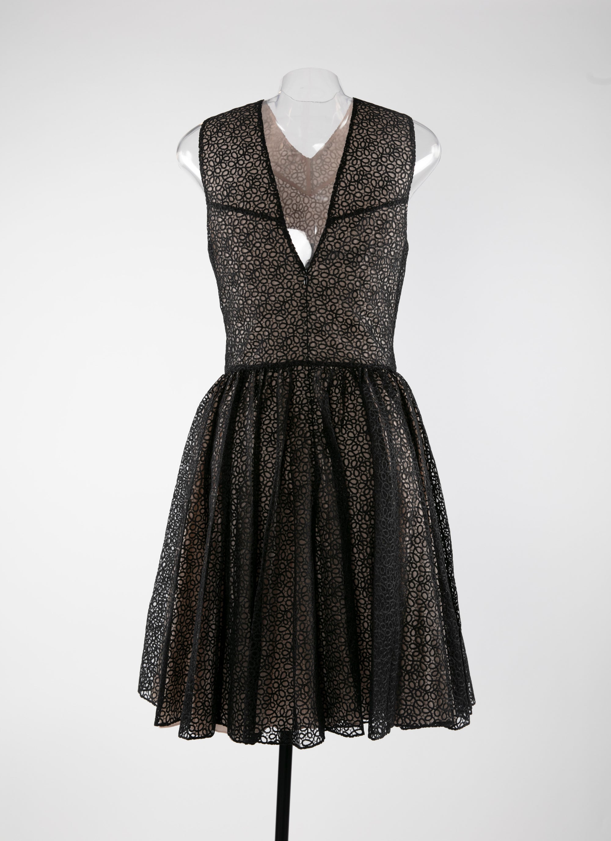 Bright skater dress with elegant cut-out - Black intense