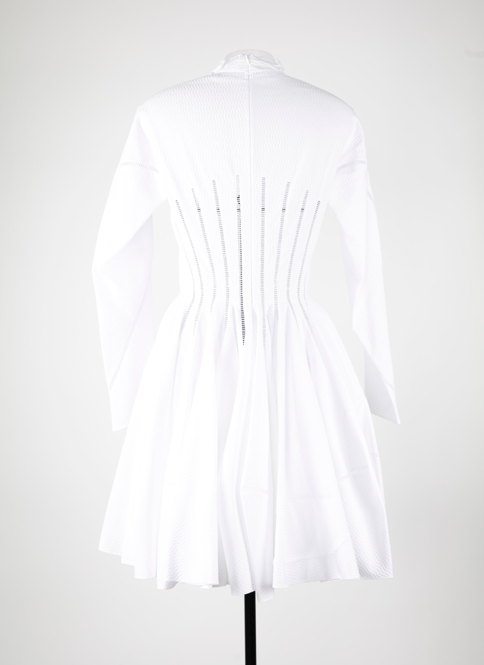 Robe manches longues à détails perforés en maille - Blanc