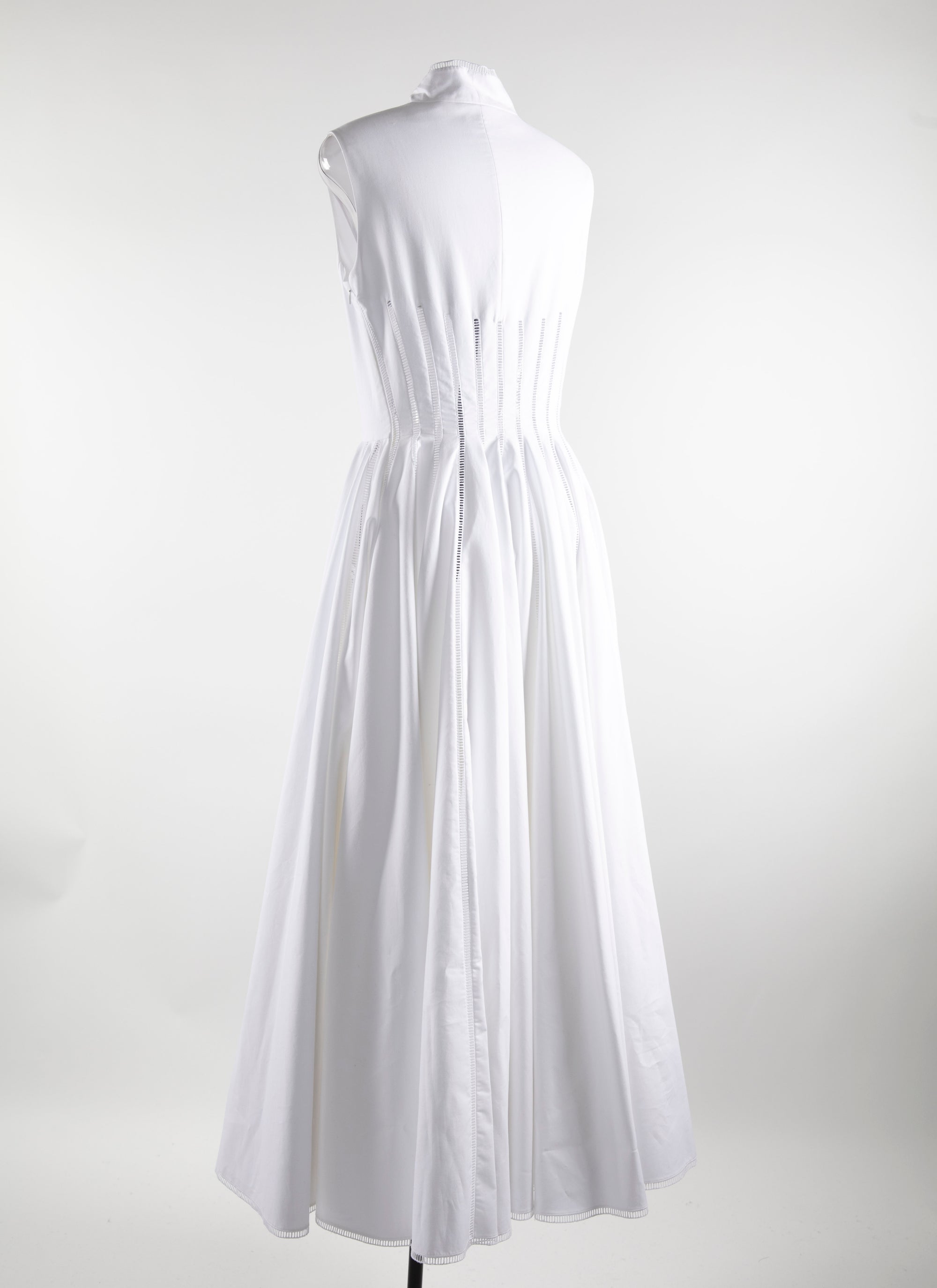 Pleated maxi dress with stand-up collar - White