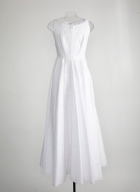 Long sleeveless skater dress - White