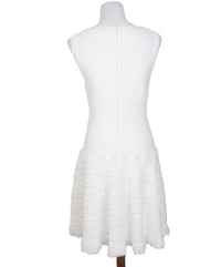 Robe col v sans manches avec bas à microvolants - Blanc