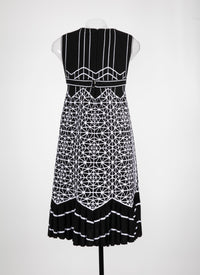 Ruffle sleeveless dress - Black & White