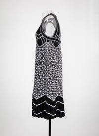 Ruffle sleeveless dress - Black & White