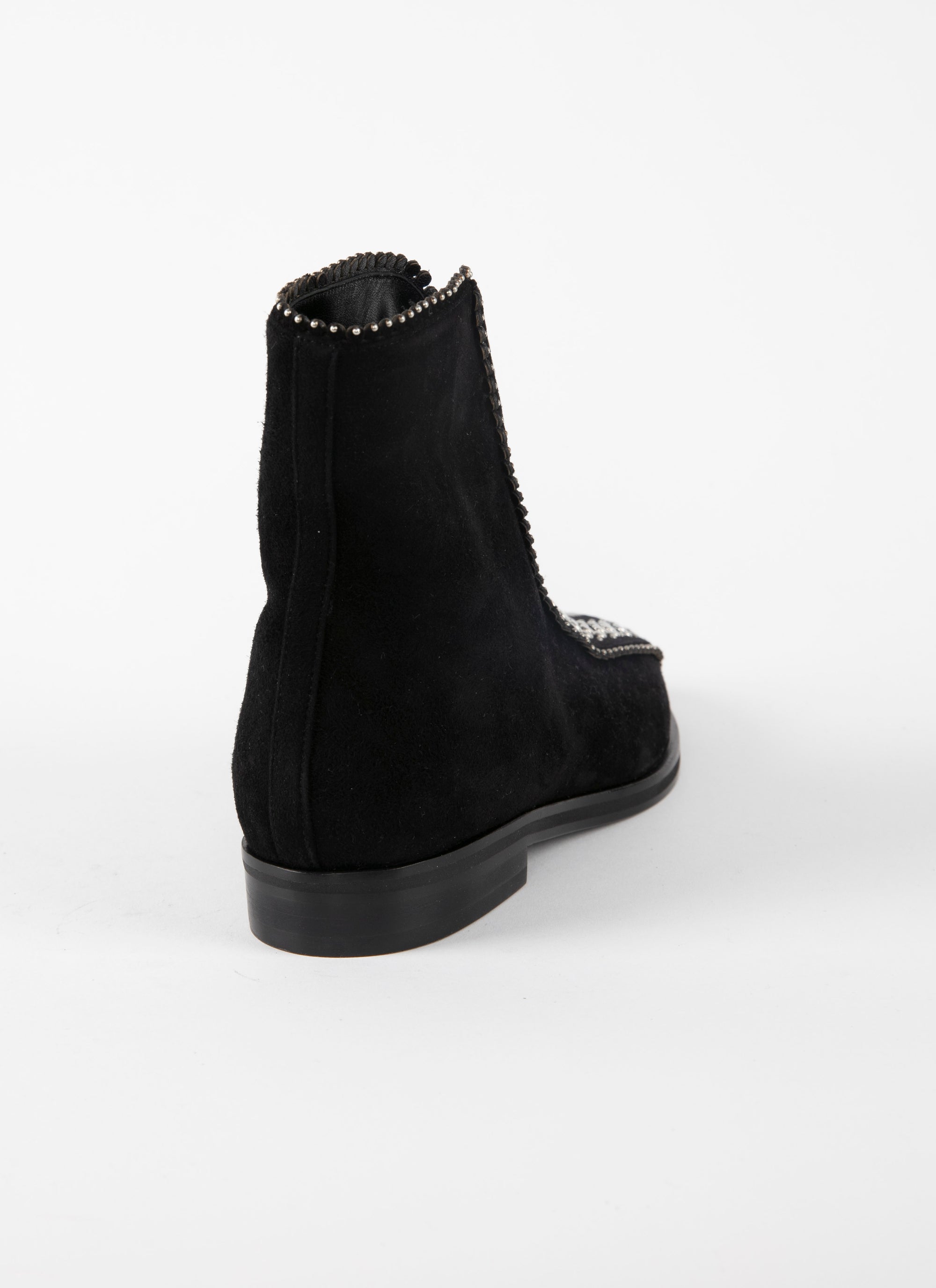 Studded flat boots in leather - Black