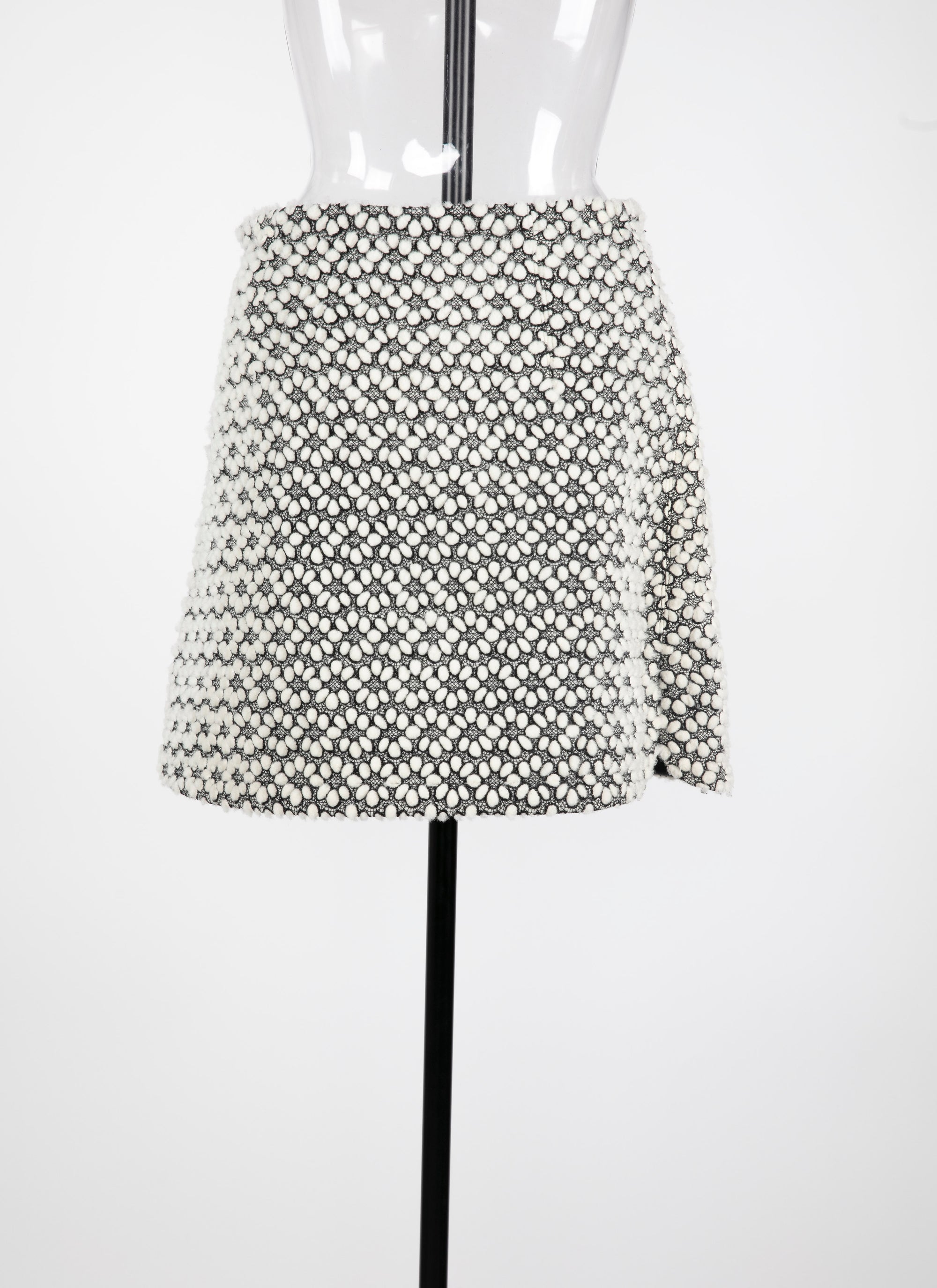 Mini-jupe brodée en cuir - Blanc & Noir