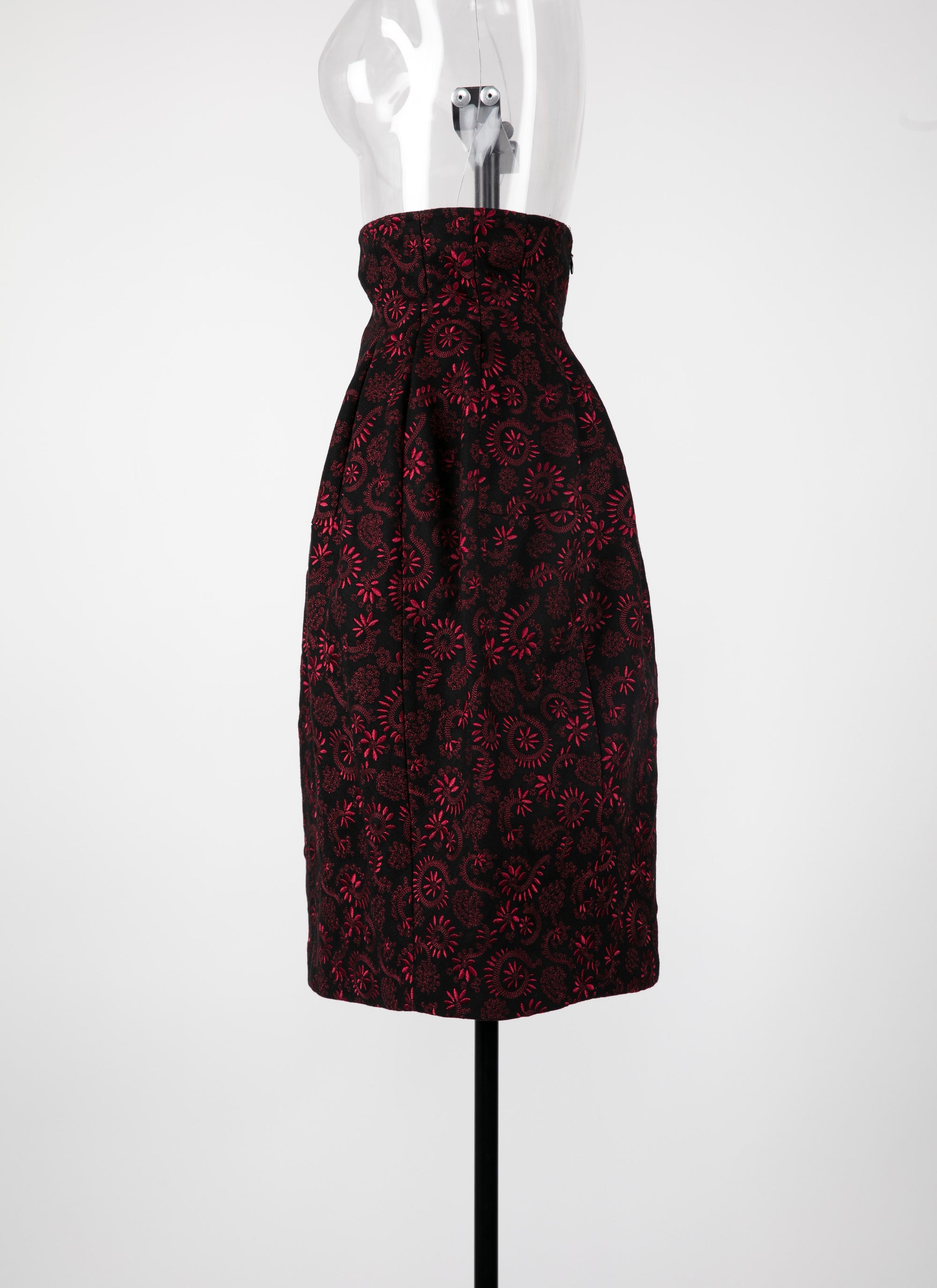 Jupe brodée en laine - Noir & Bordeaux