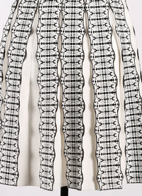 Robe Baby-doll sans manches plissée Sidi Bou Said en maille - Blanc & Noir