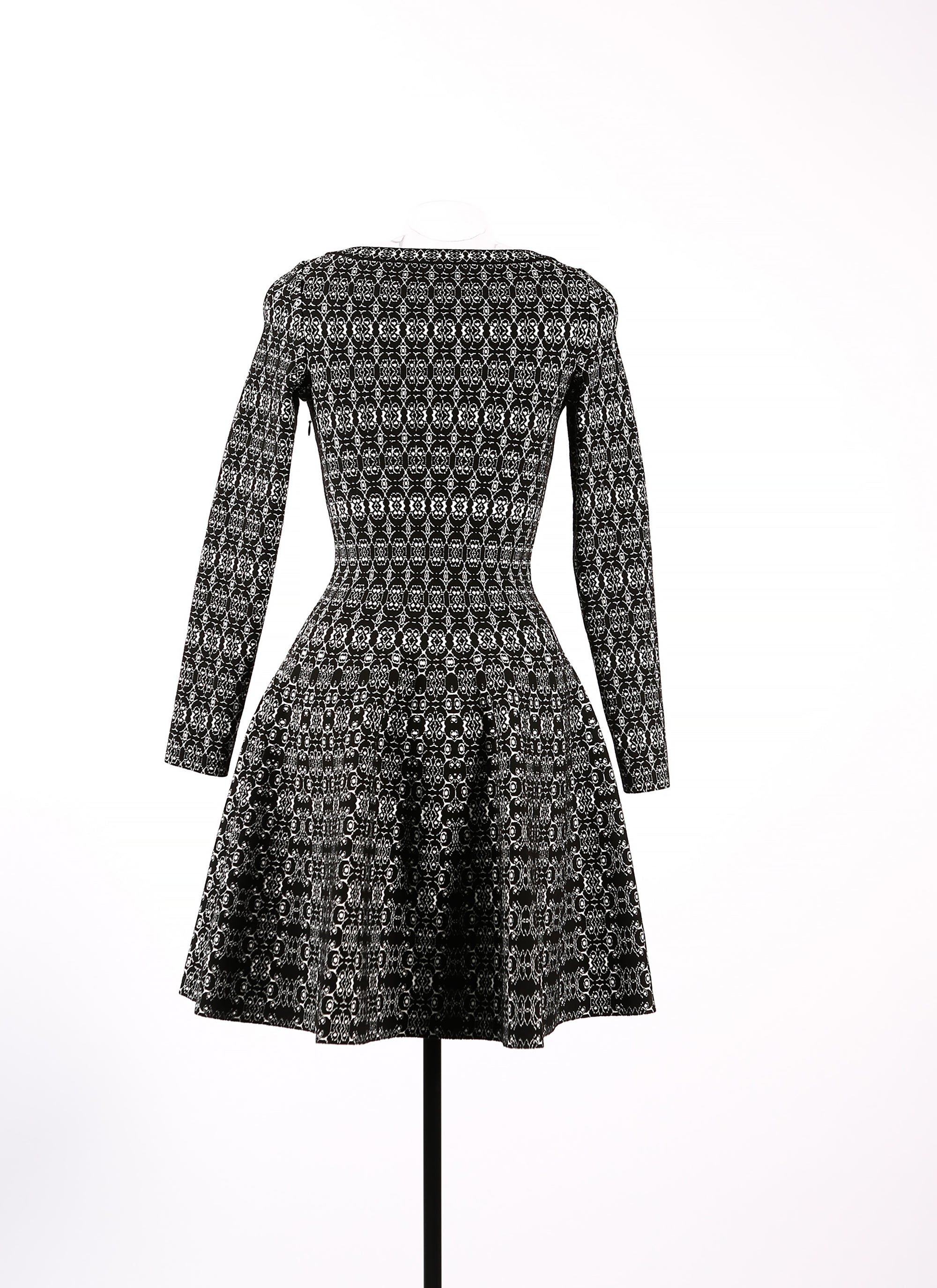 Alhambra knitted long sleeve dress - Black & White