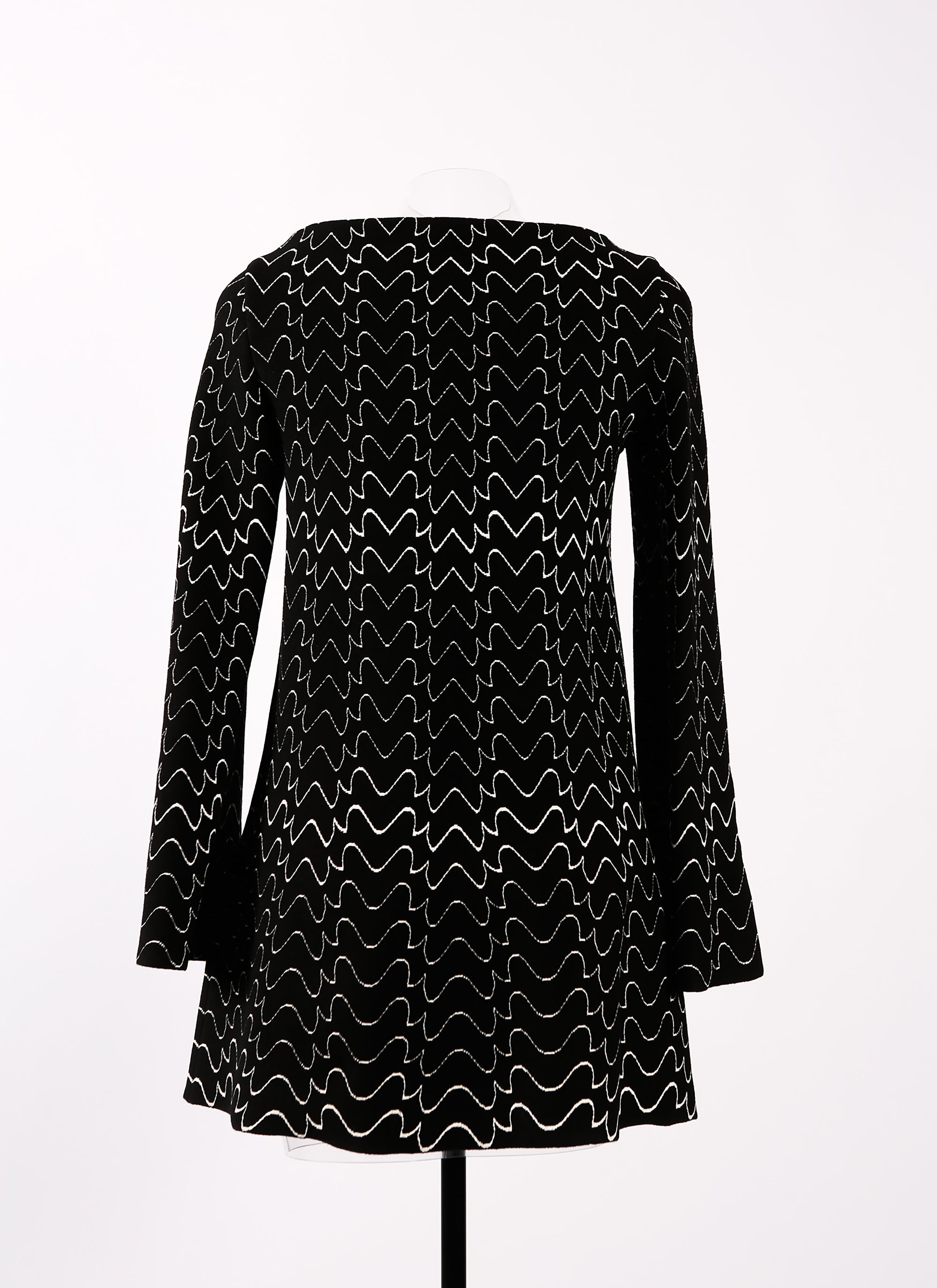 Long-sleeved wool filigree tunic - Black & White