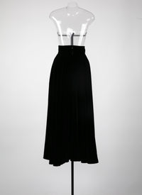 Long skirt in velvet - Black