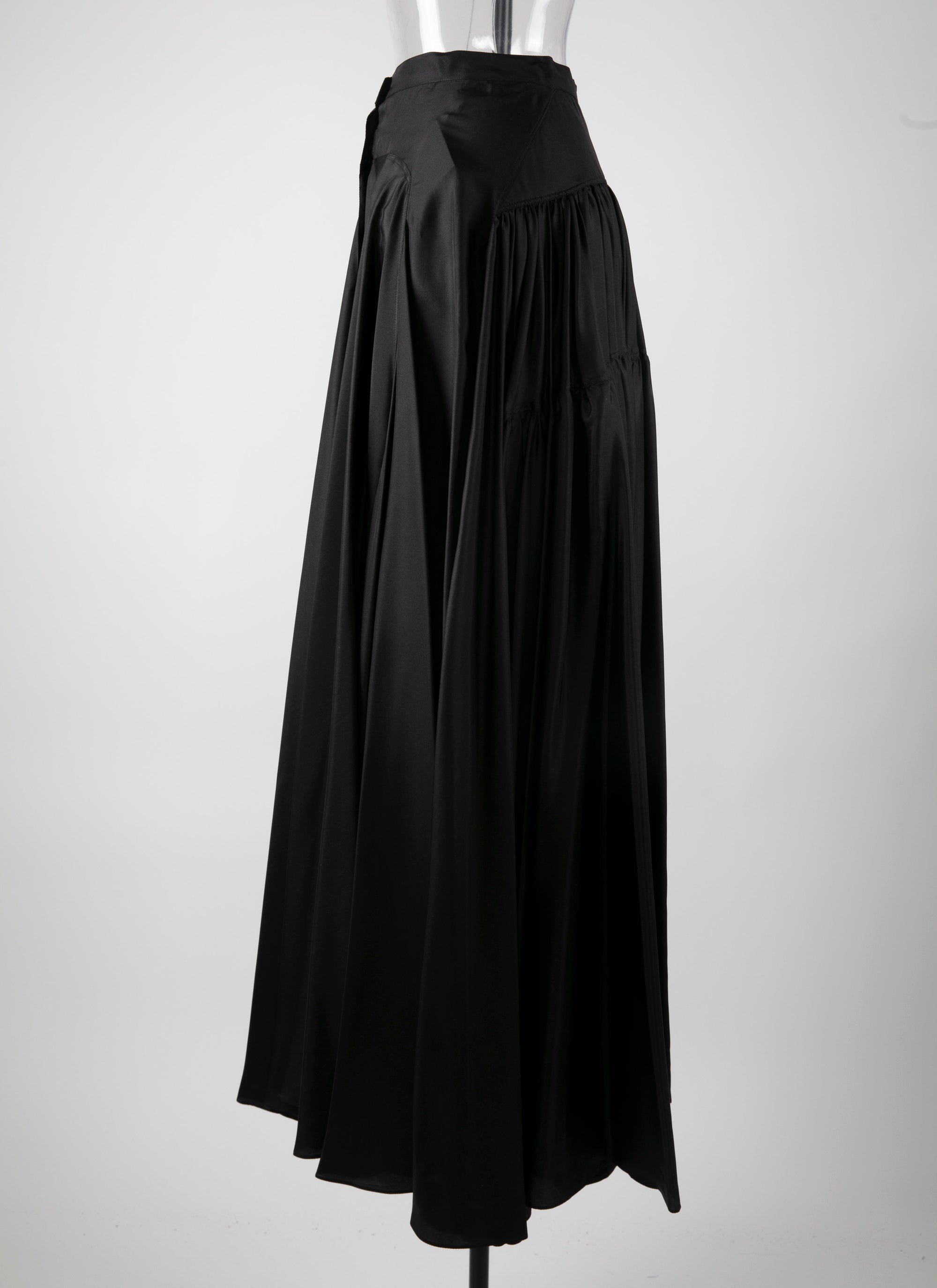 Long skirt in silk - Black