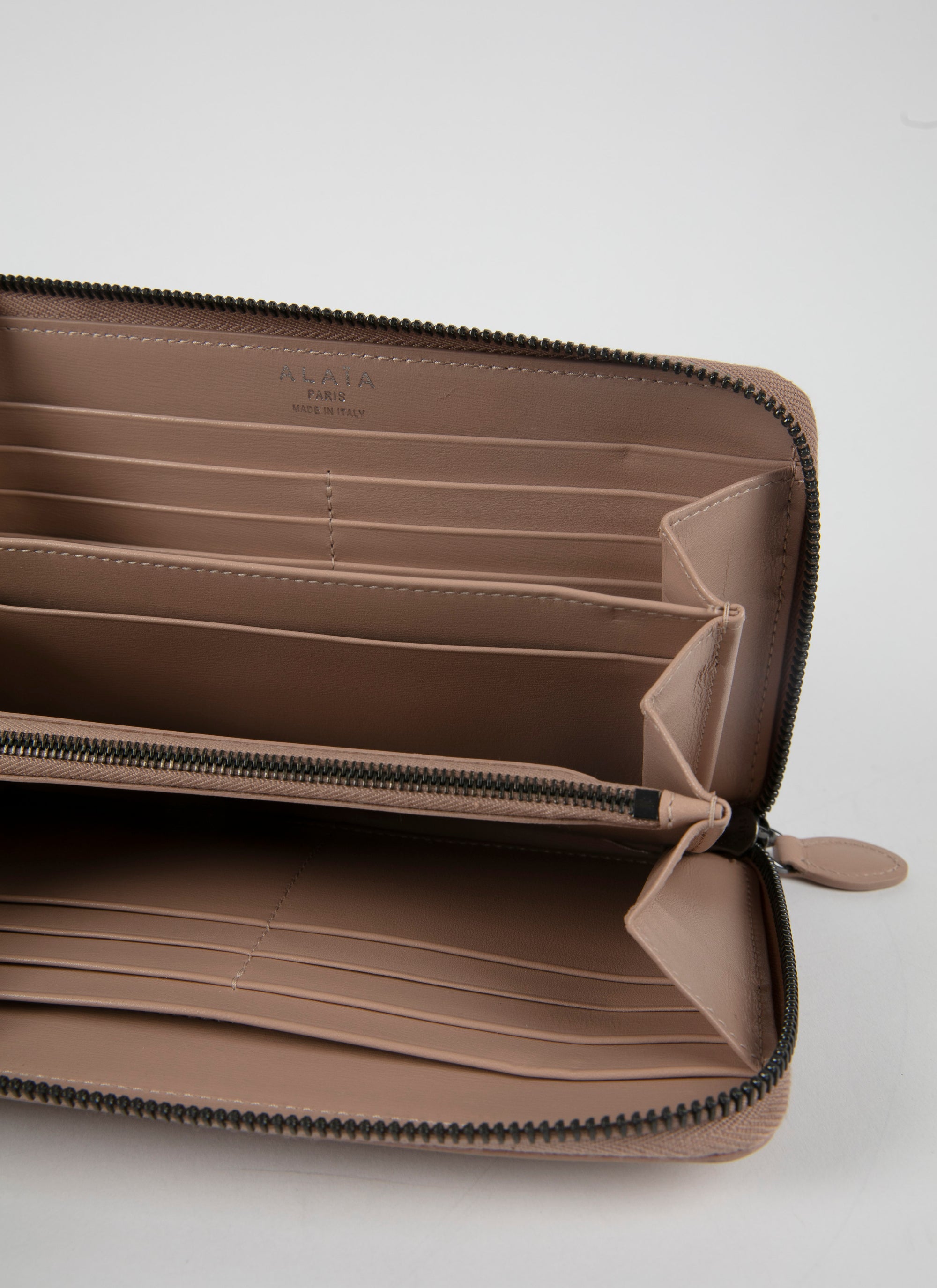 Portefeuille zippé à motif ajouré en cuir - Sable