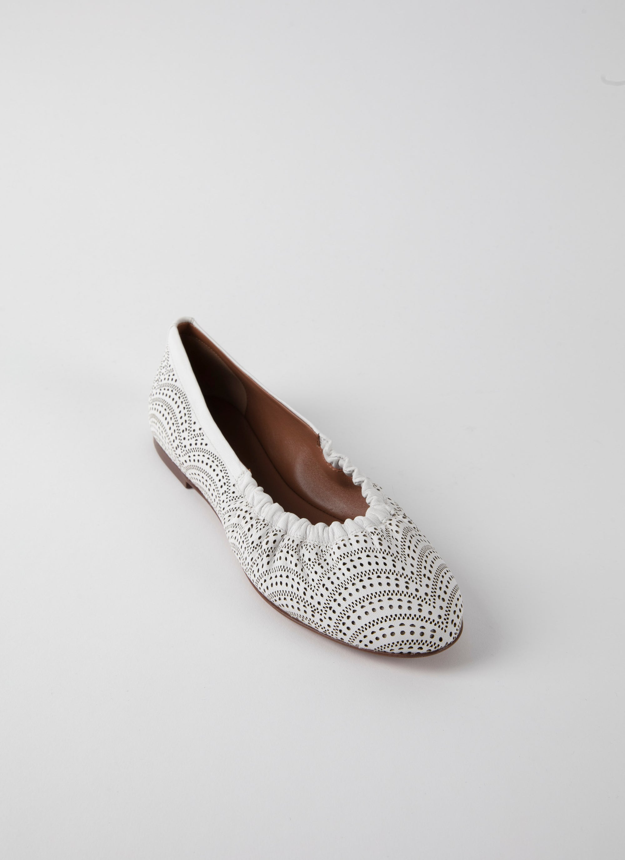 Ballerines à motif ajouré en cuir - Blanc Cassé