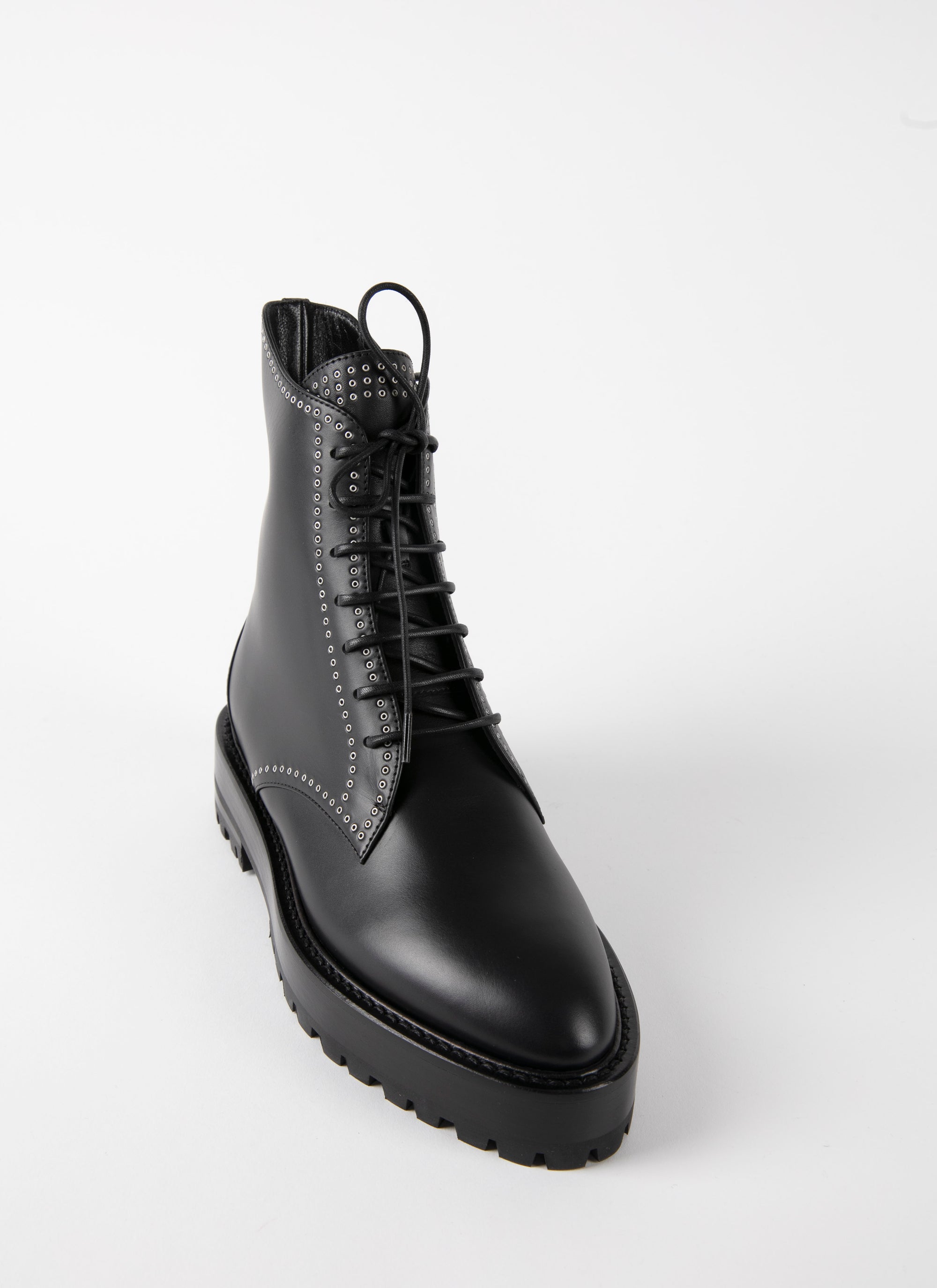Lace-up eyelet boots in leather - Black