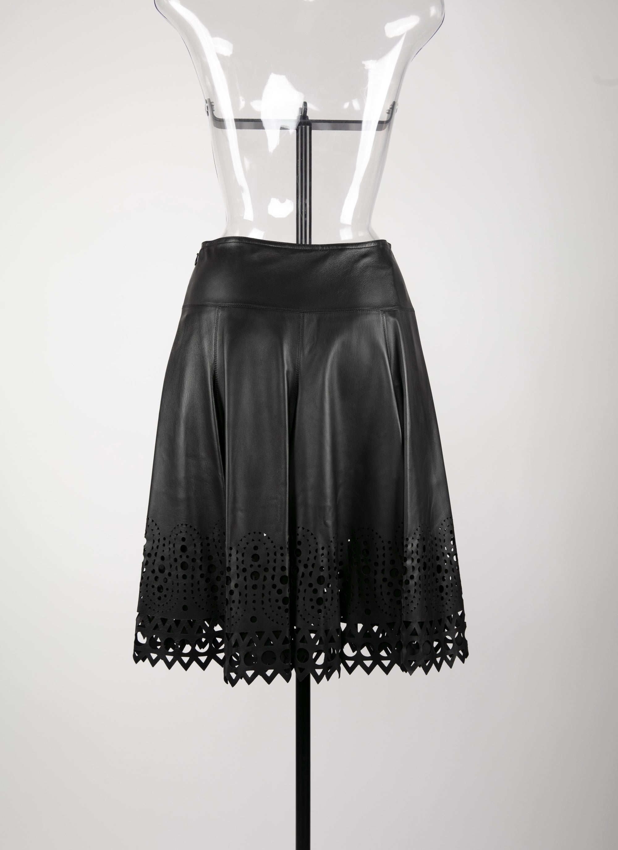 Short skirt with openwork trim in leather - Black