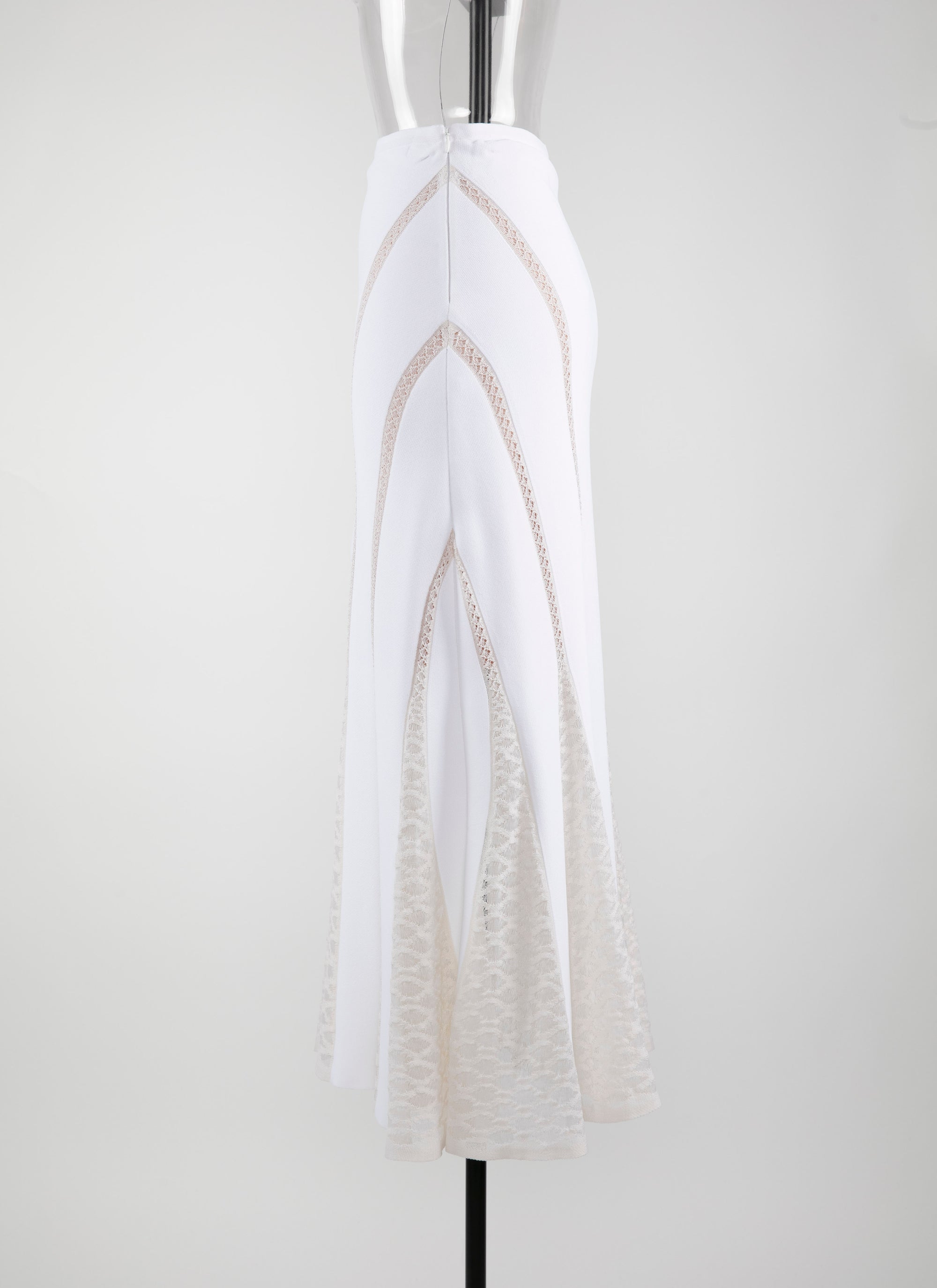 Long skirt in lace - White