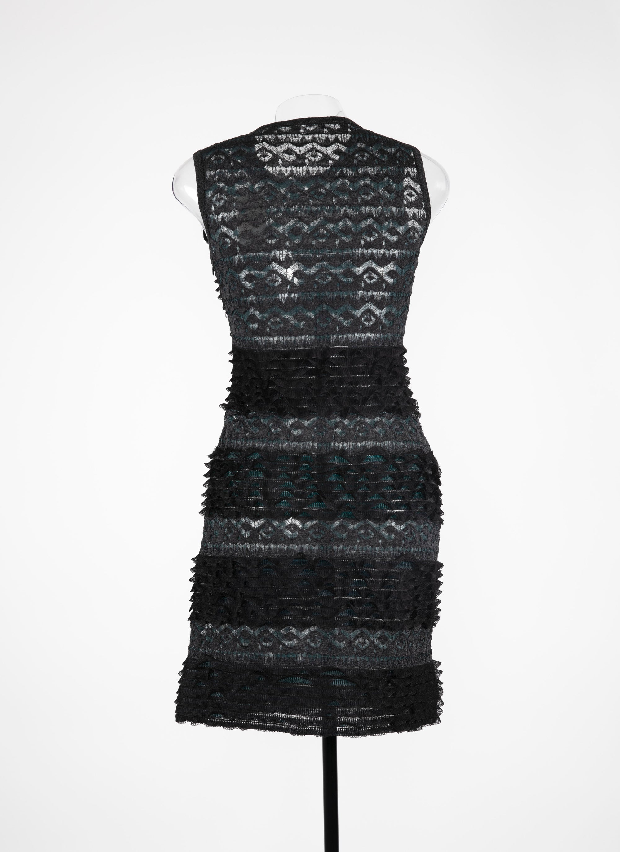 Ruffle sleeveless dress - Black & Blue